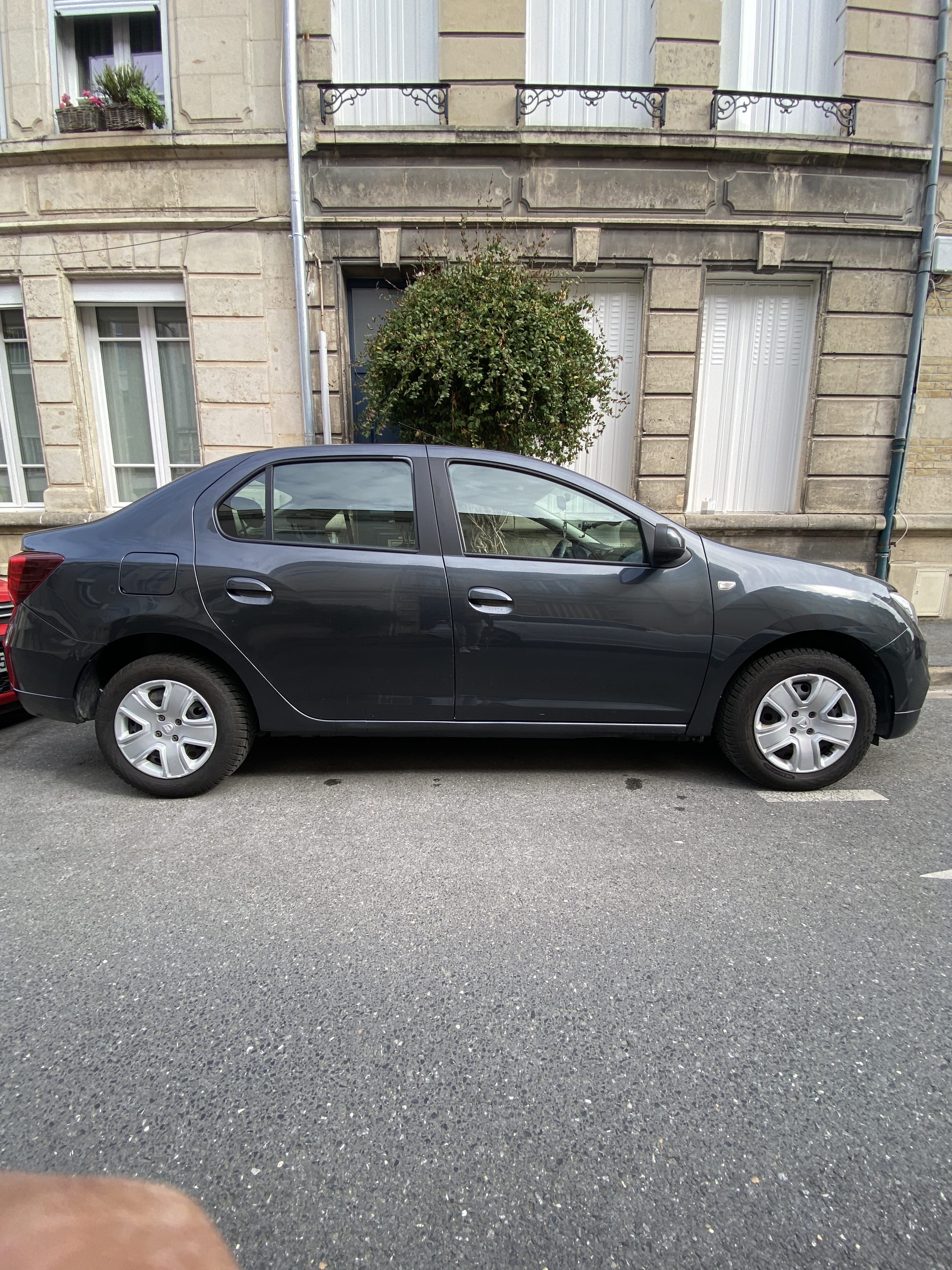 Dacia Logan avec Climatisation