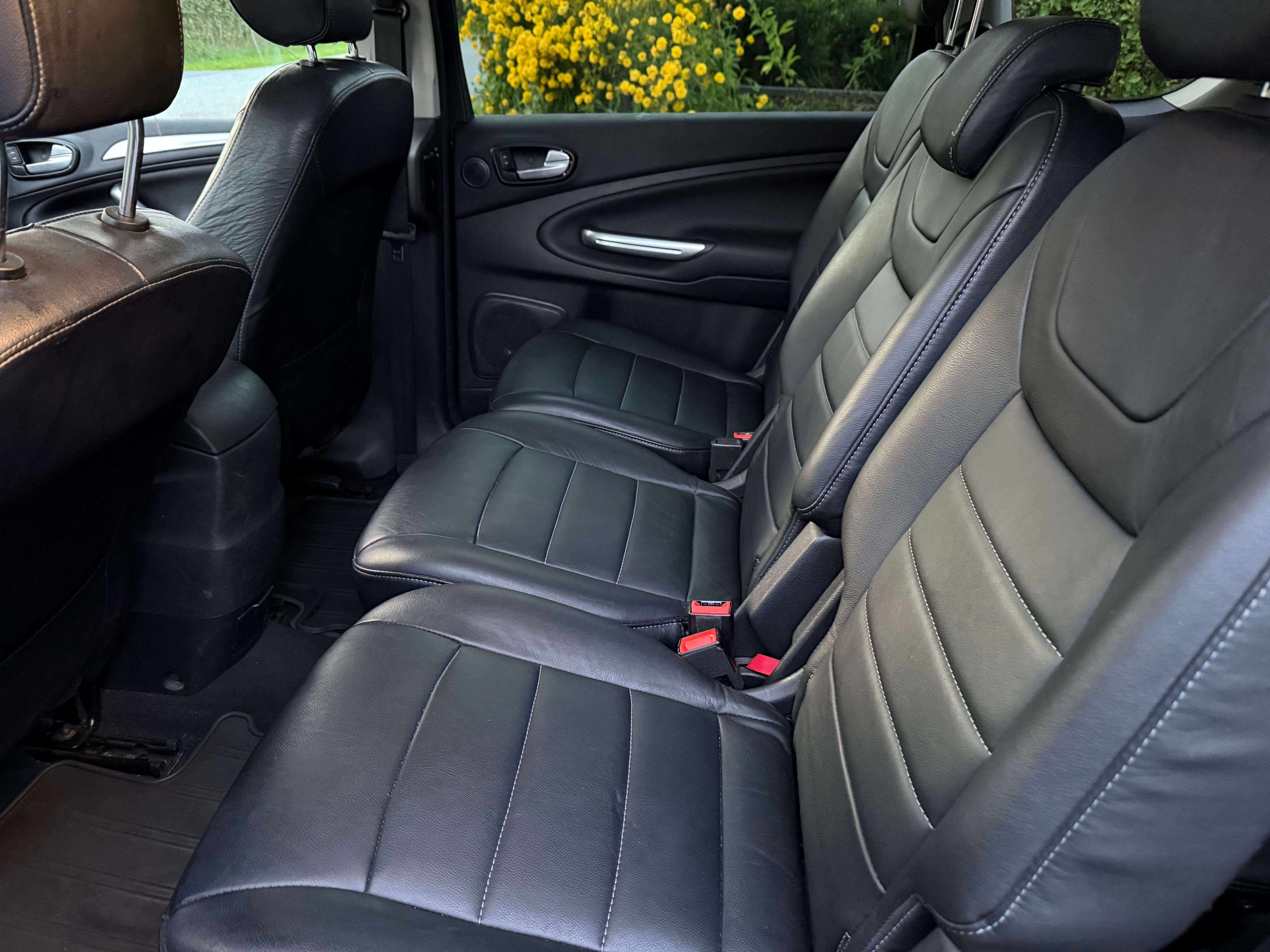 Ford S-Max med Lydinngang