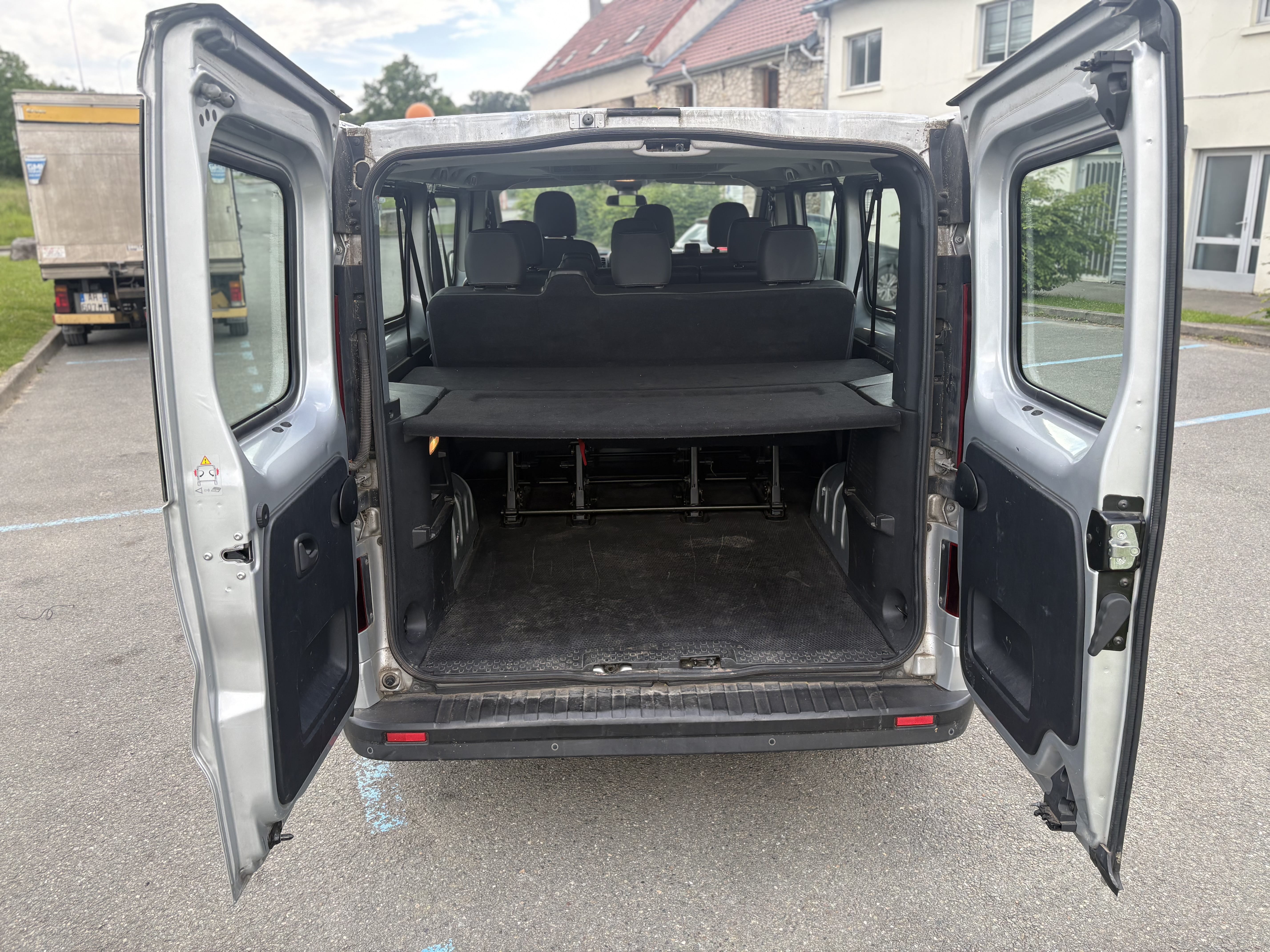 Opel Vivaro Combi avec Caméra de recul