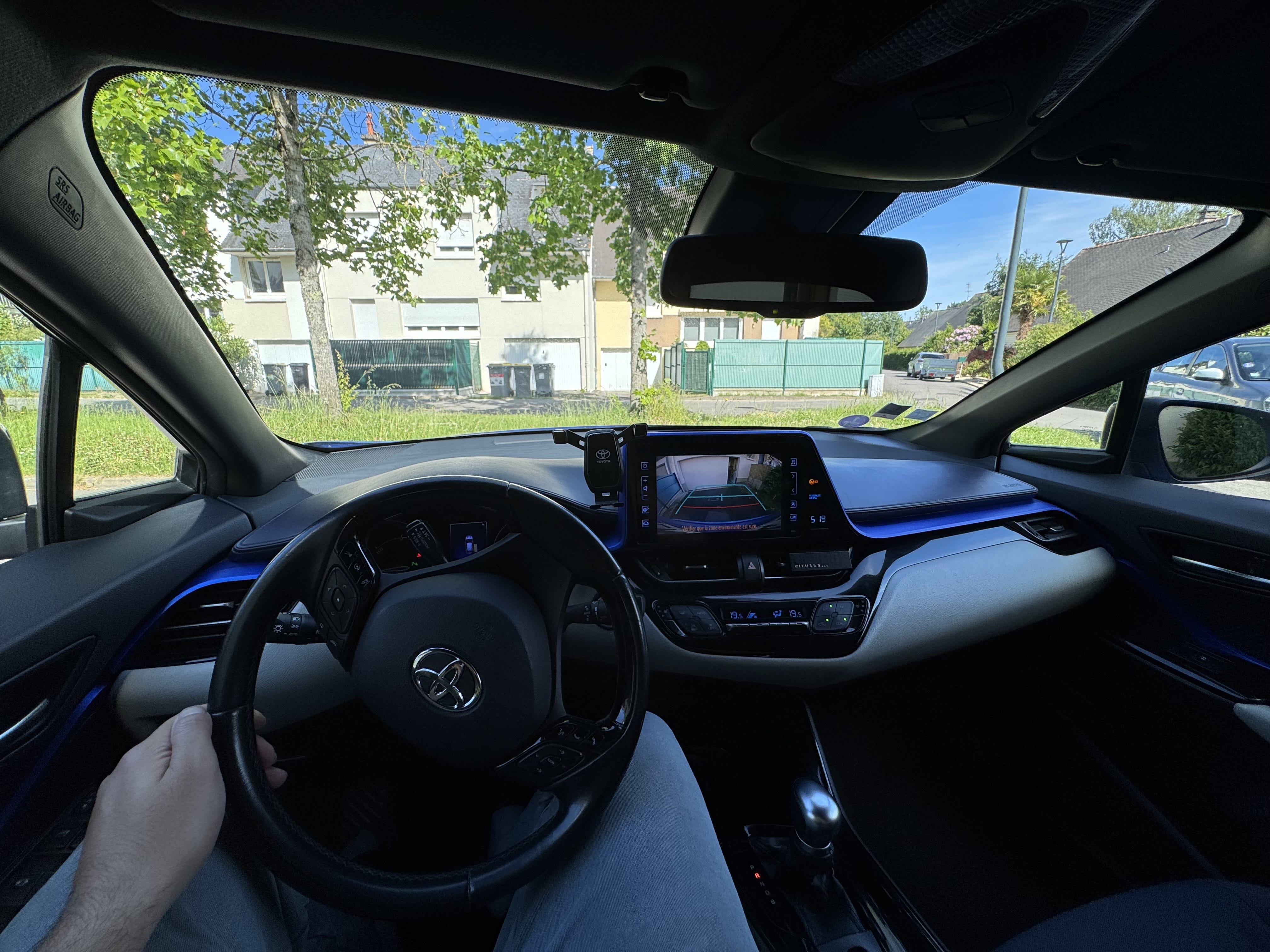 Toyota C-HR Hybrid Hybrid 122ch with Cruise control
