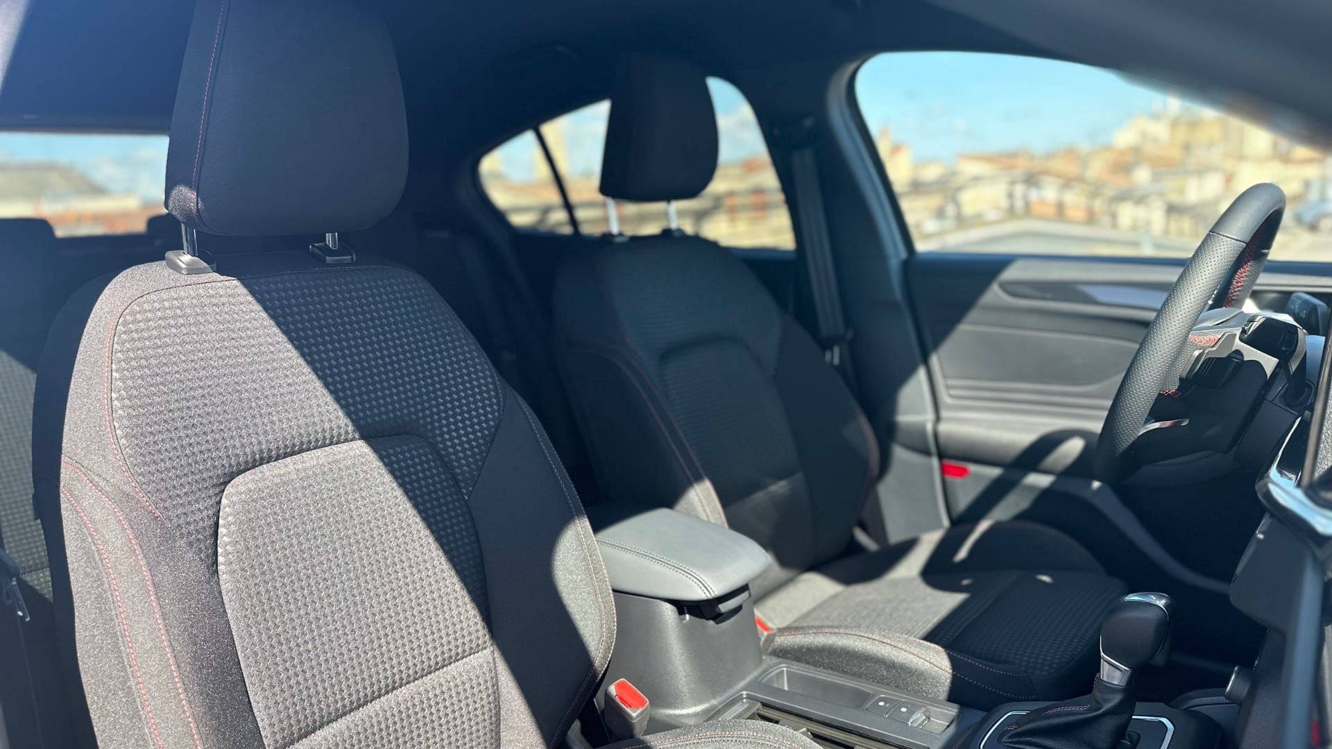 Ford Focus ST Line AUTO | Hybride 5.4L | GARE ST-JEAN (750m) avec Audio Bluetooth