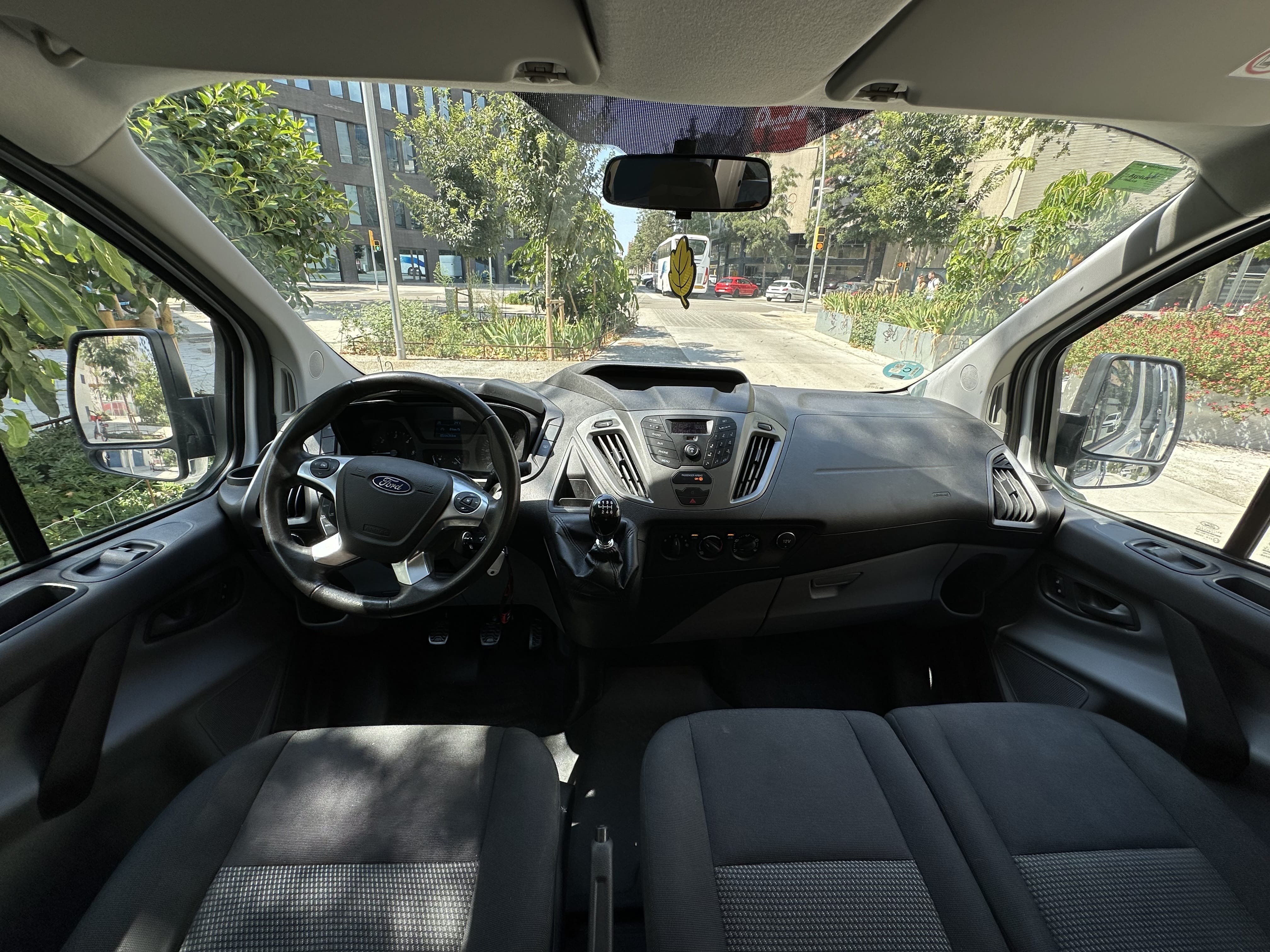 Ford Transit Connect Titanium KDC med Bluetooth audio
