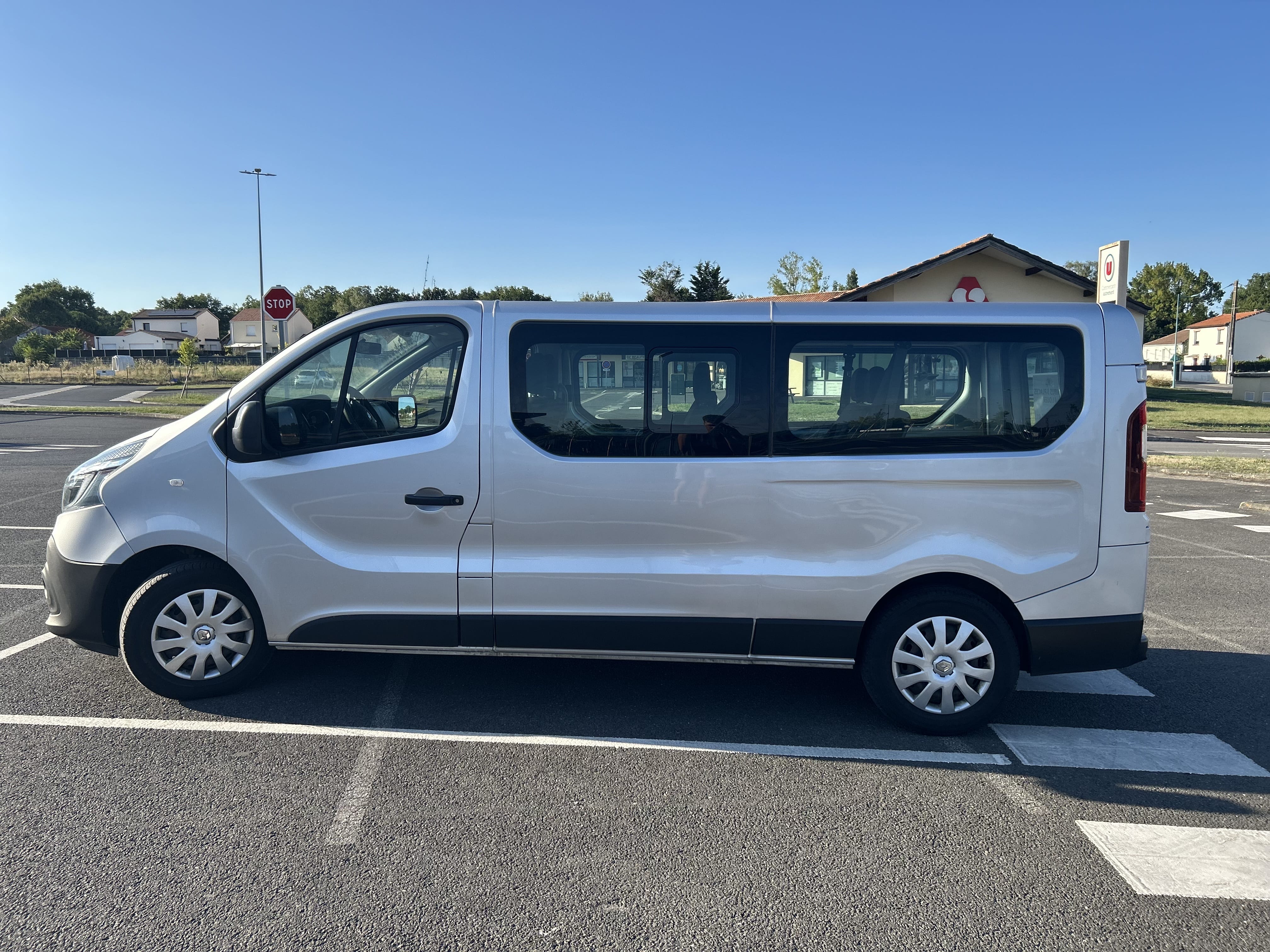 Renault Trafic Passenger 2.0 DCI 145 Chevaux avec Climatisation