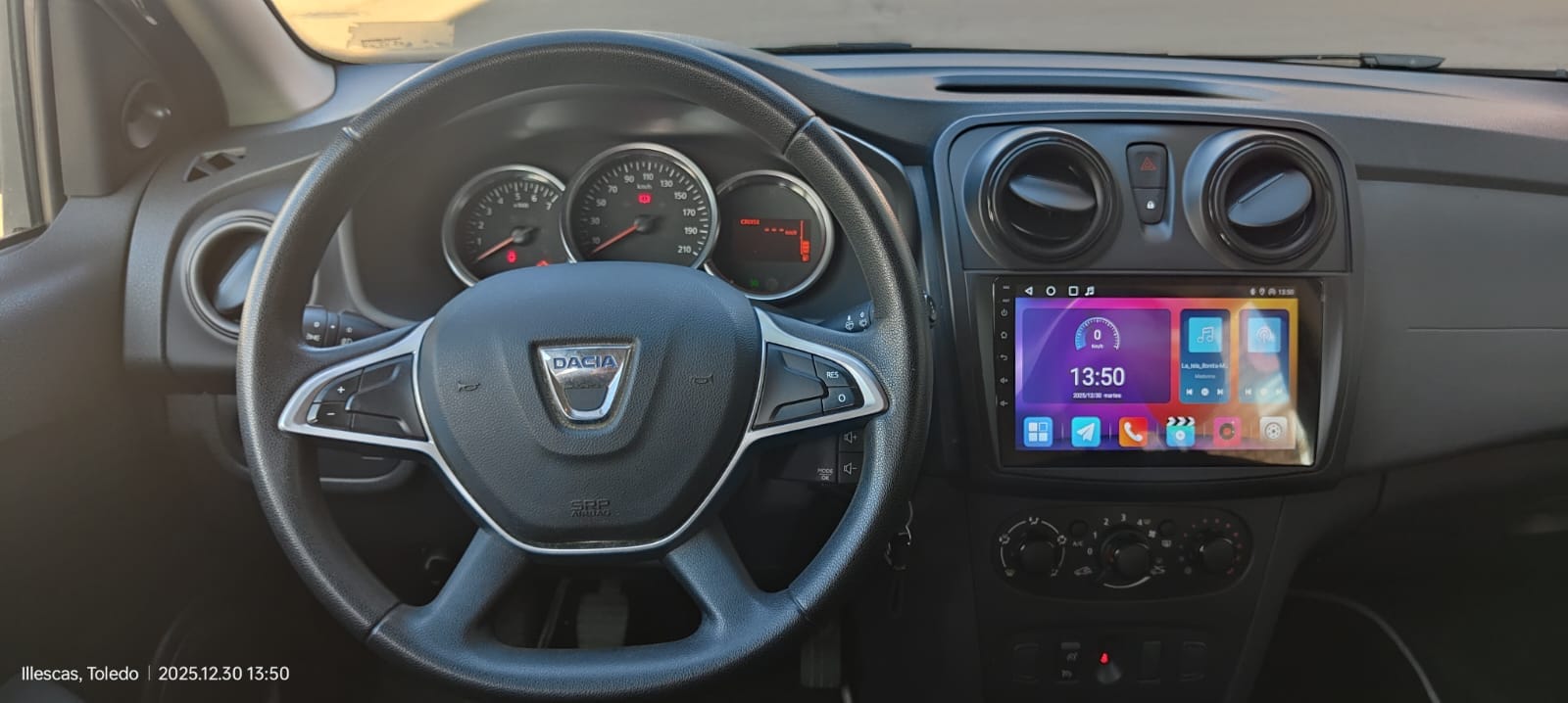 Dacia Logan MCV with Bluetooth audio