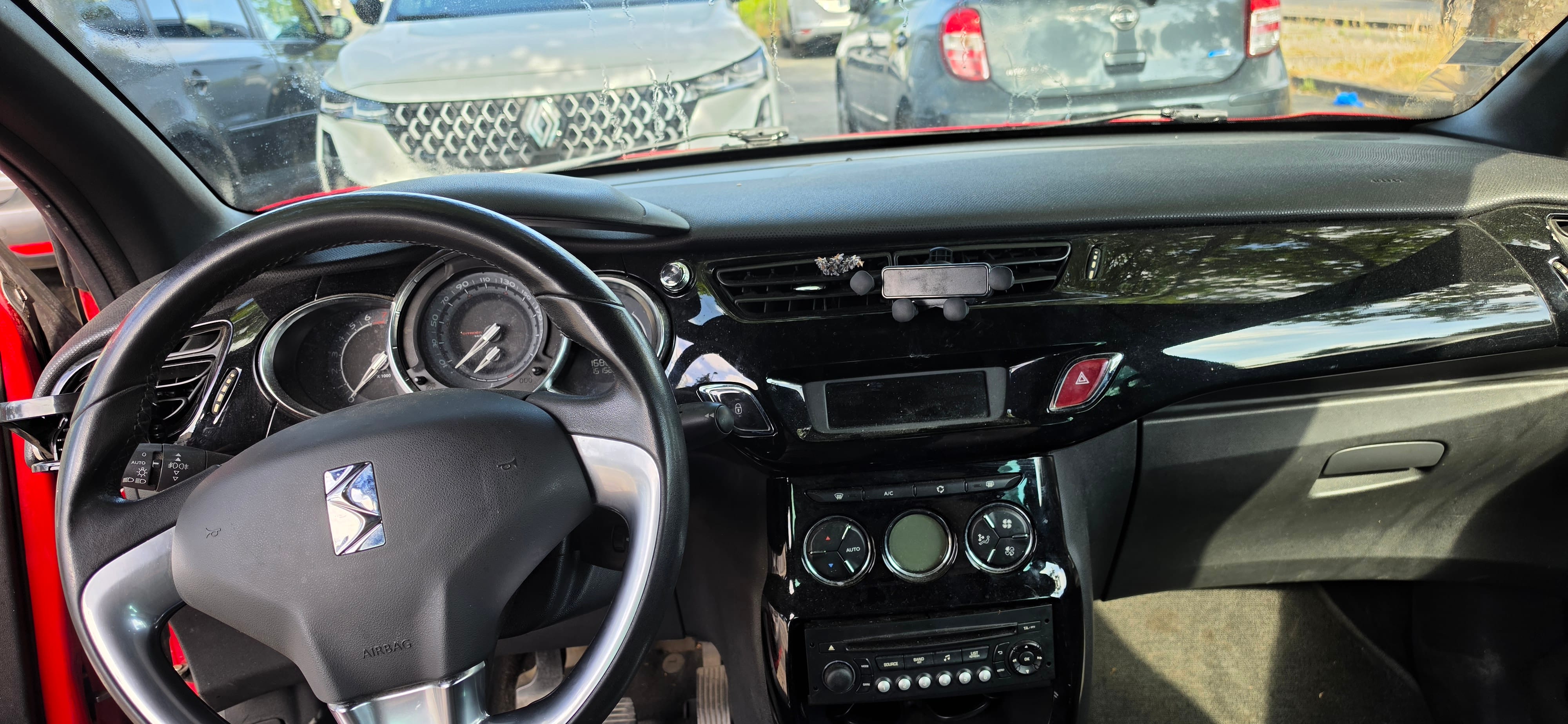 Citroen DS Cabriolet avec Autoradio