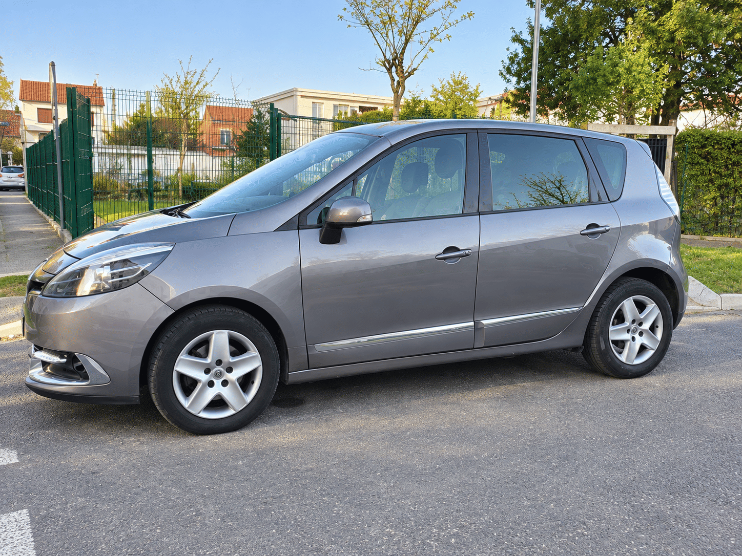 Renault Scenic 5 place - PARIS 19 ème - EE308QN, 2016, Diesel