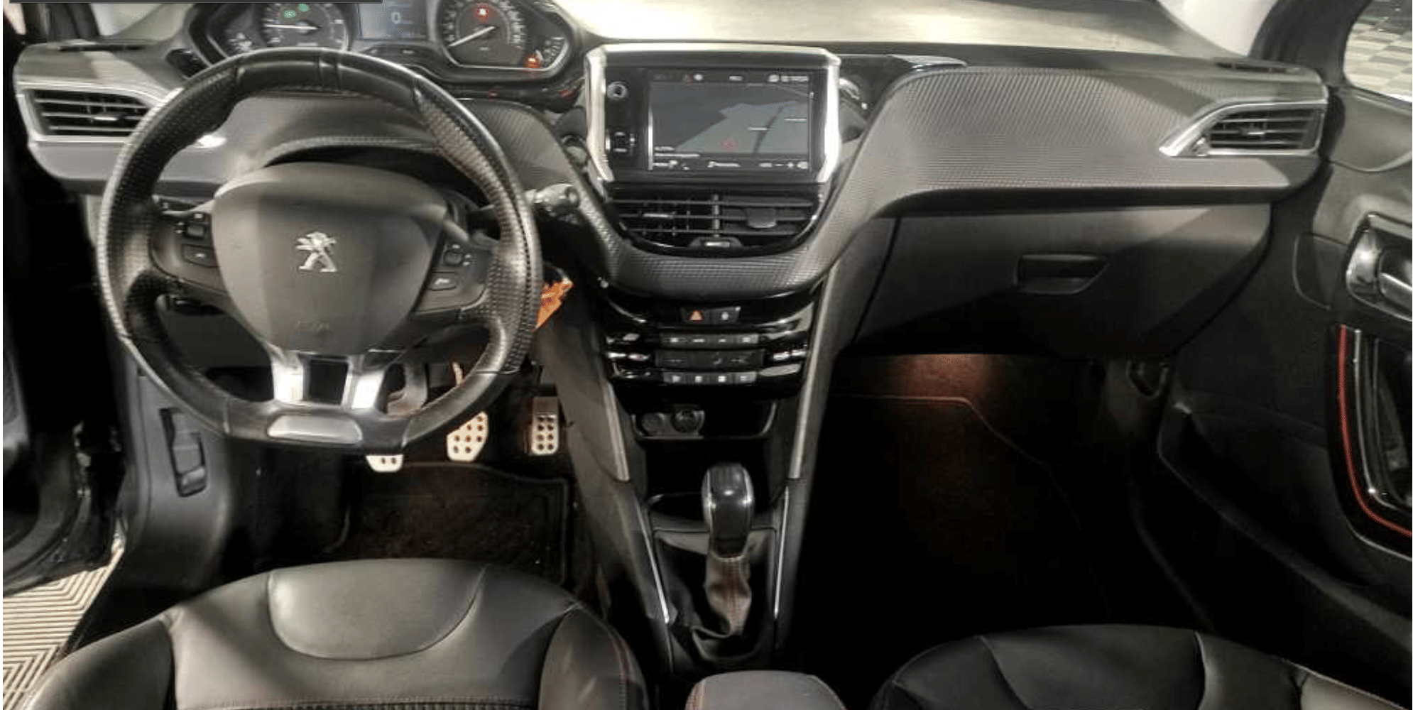 Peugeot 208 avec GPS