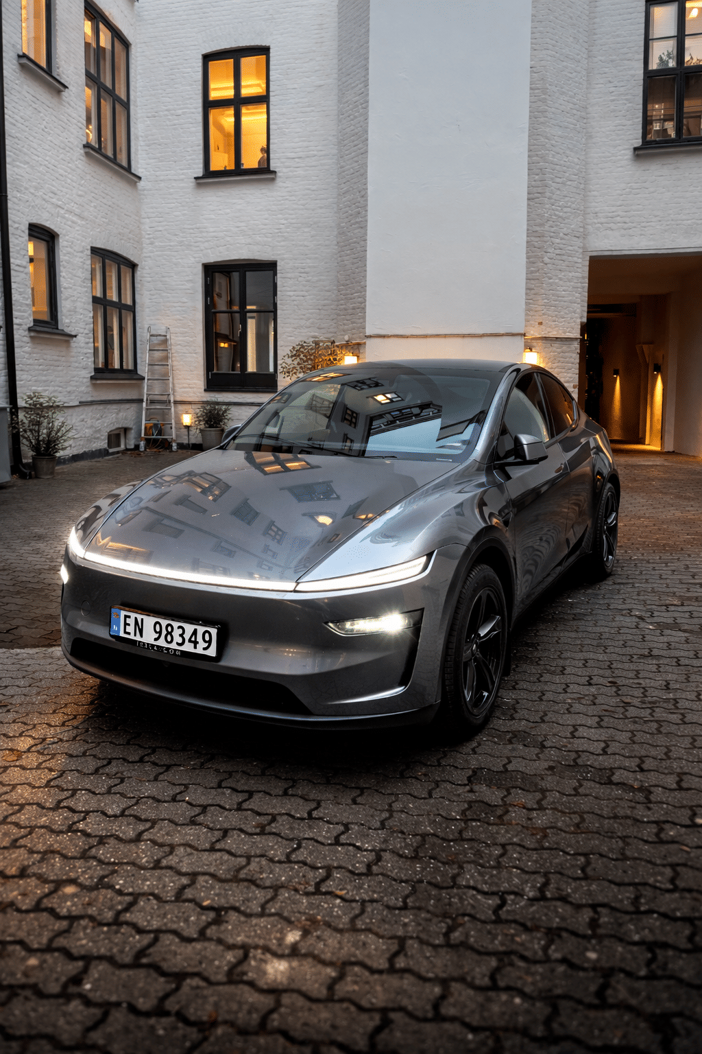 Tesla Model Y Long Range, 2025, Electric, automatic