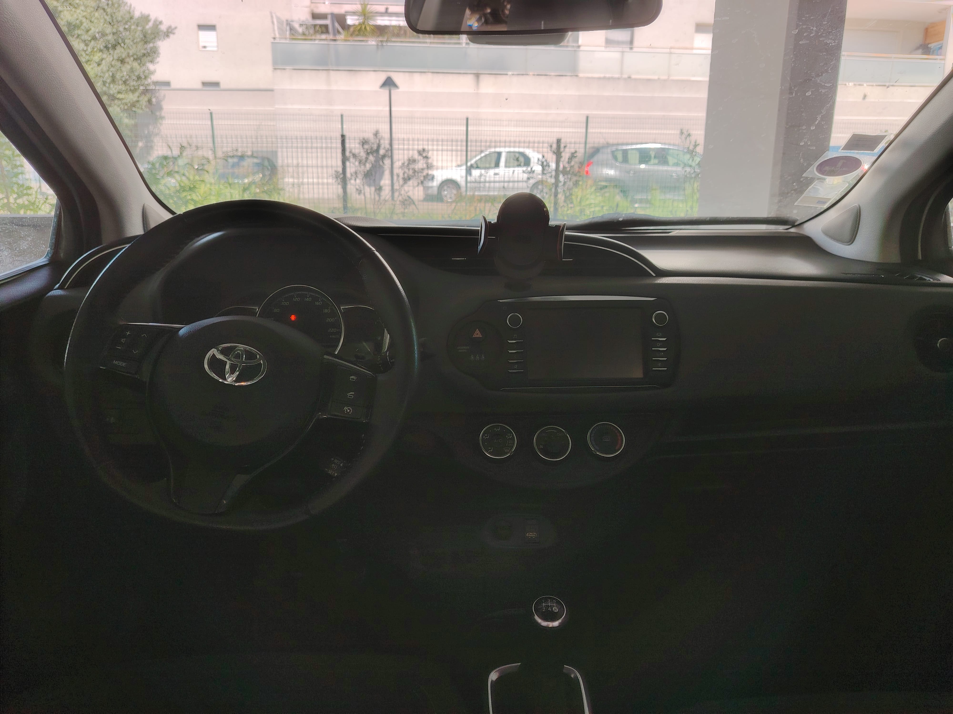 Toyota Yaris 1.0 VVT-i avec GPS