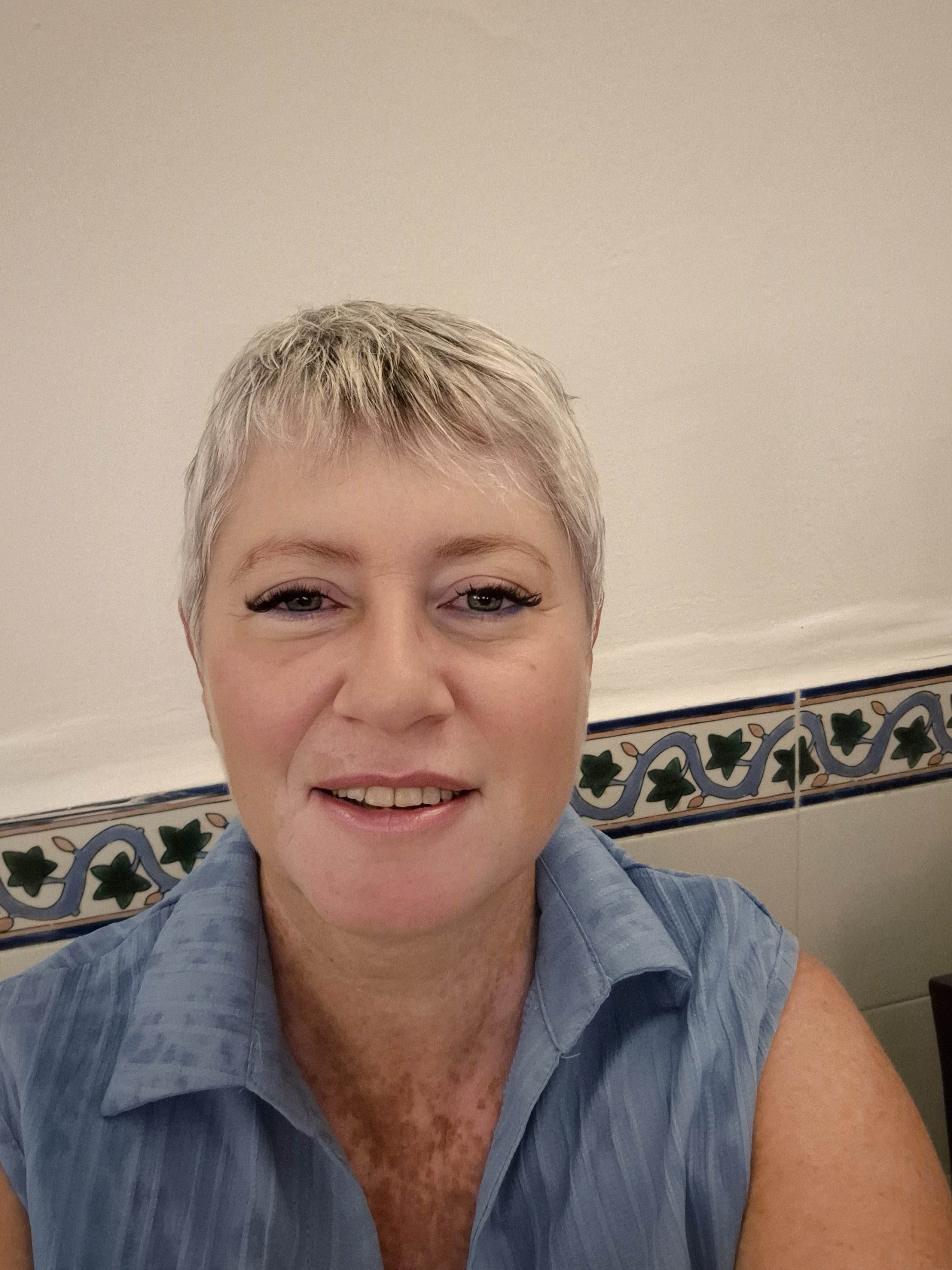 Nathalie C M