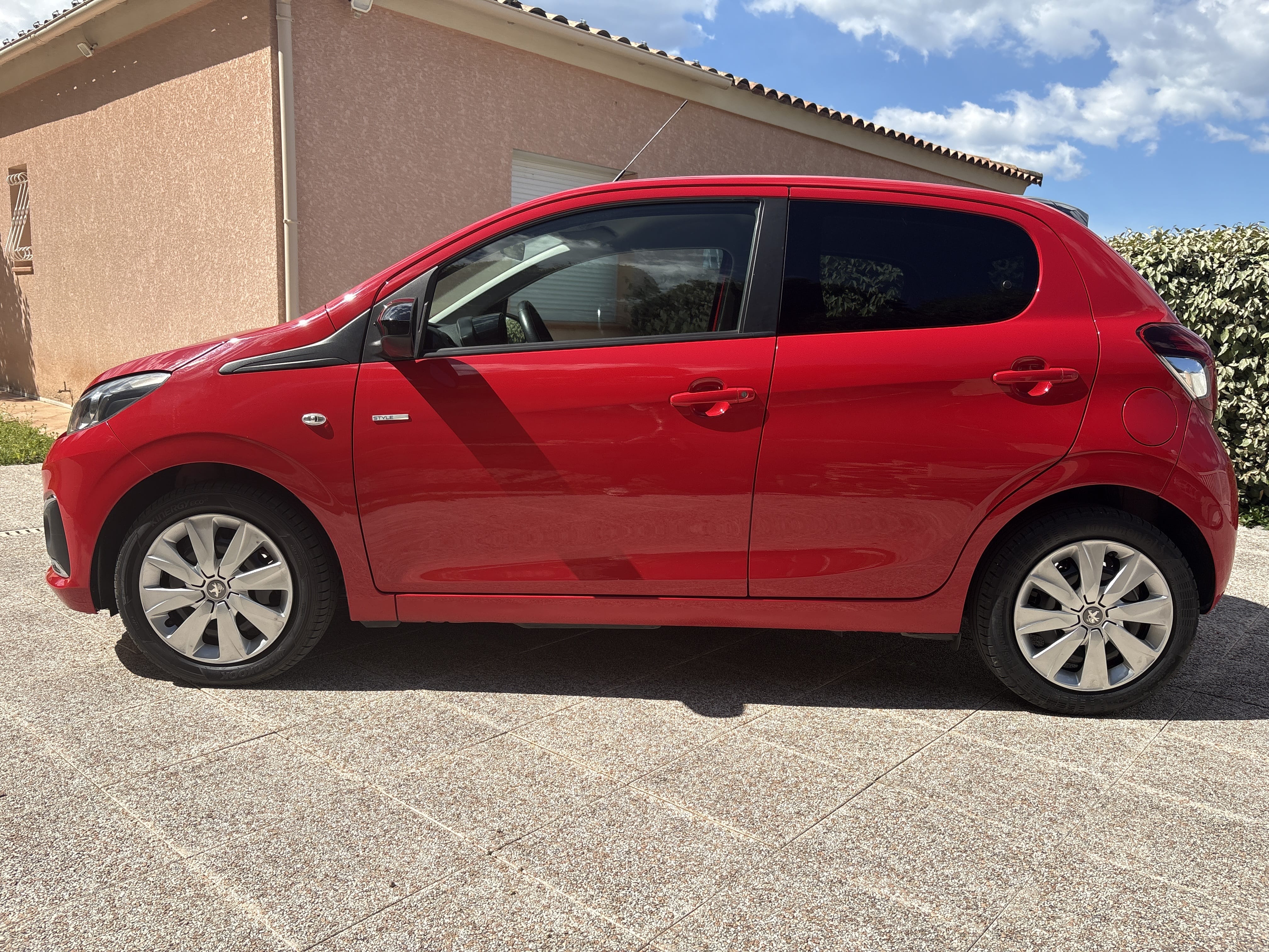 Peugeot 108 1.0 vti 72 cv avec Climatisation