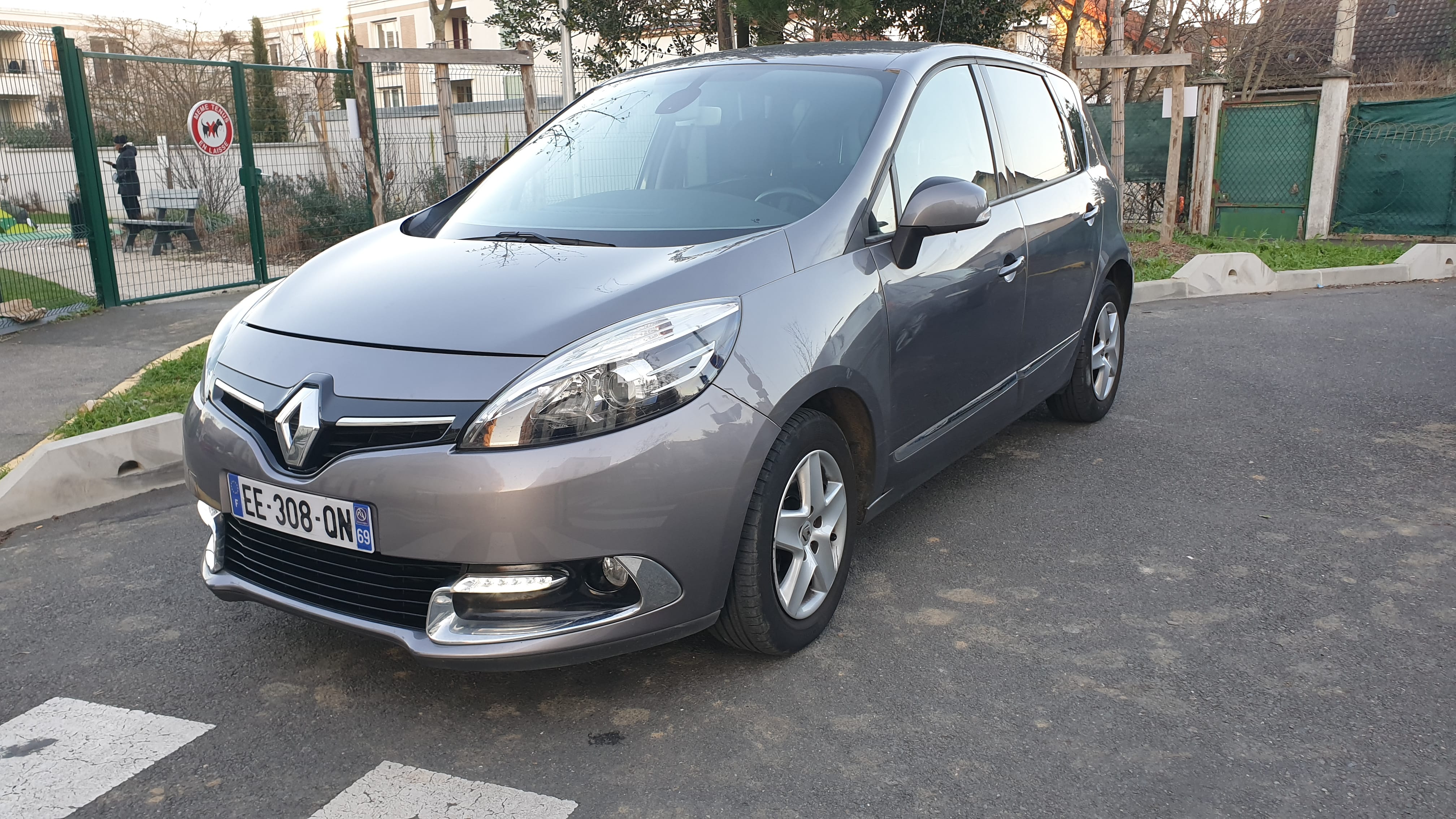 Renault Scenic 5 place - PARIS 19 ème - EE308QN, 2016, Diesel