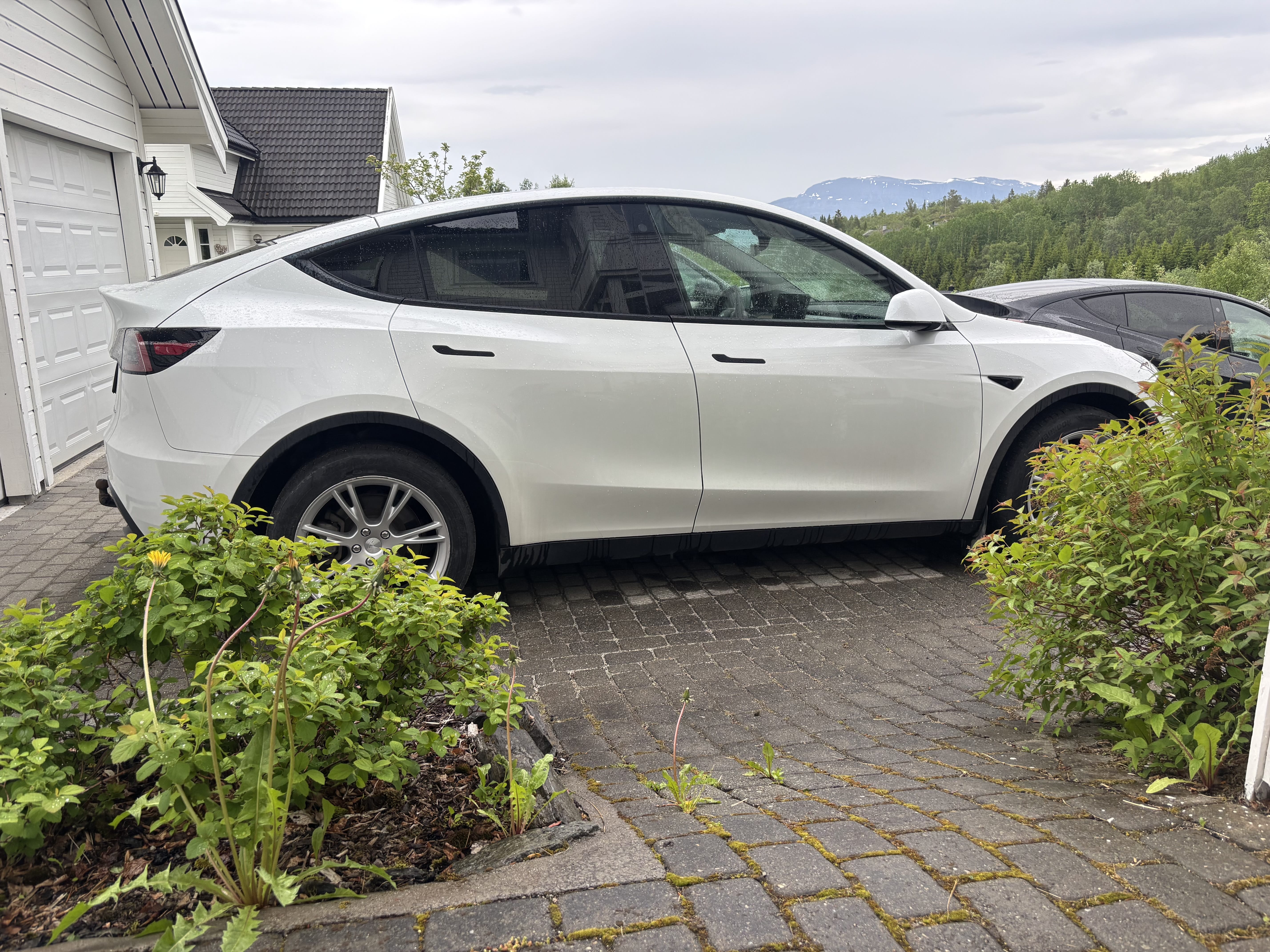 Tesla Model Y Long Range med Aircondition