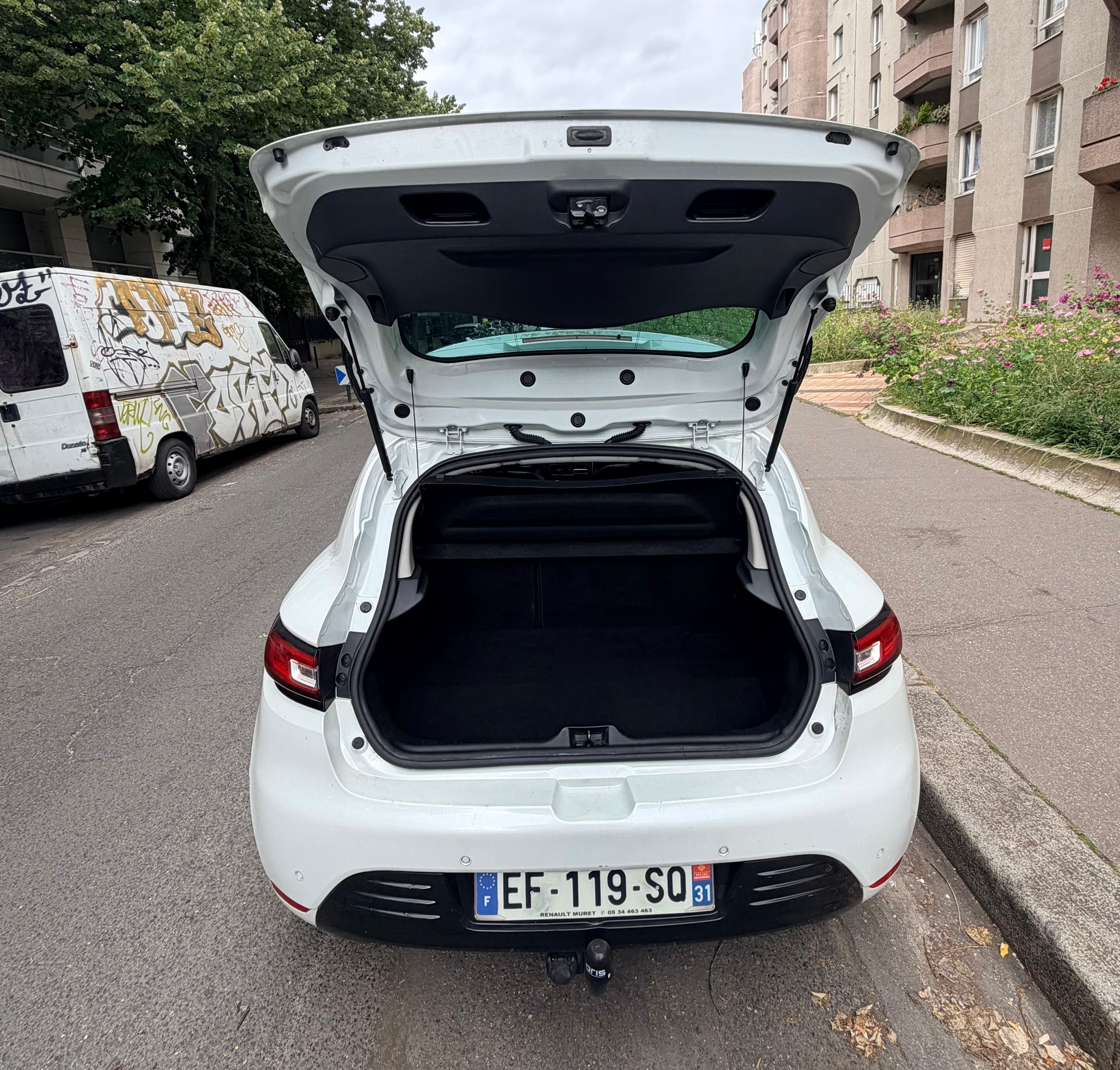 Renault Clio with Car radio