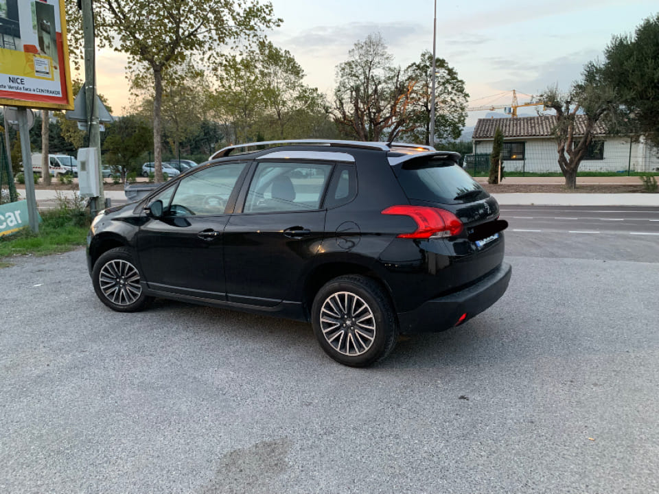Peugeot 2008 with Air conditioning