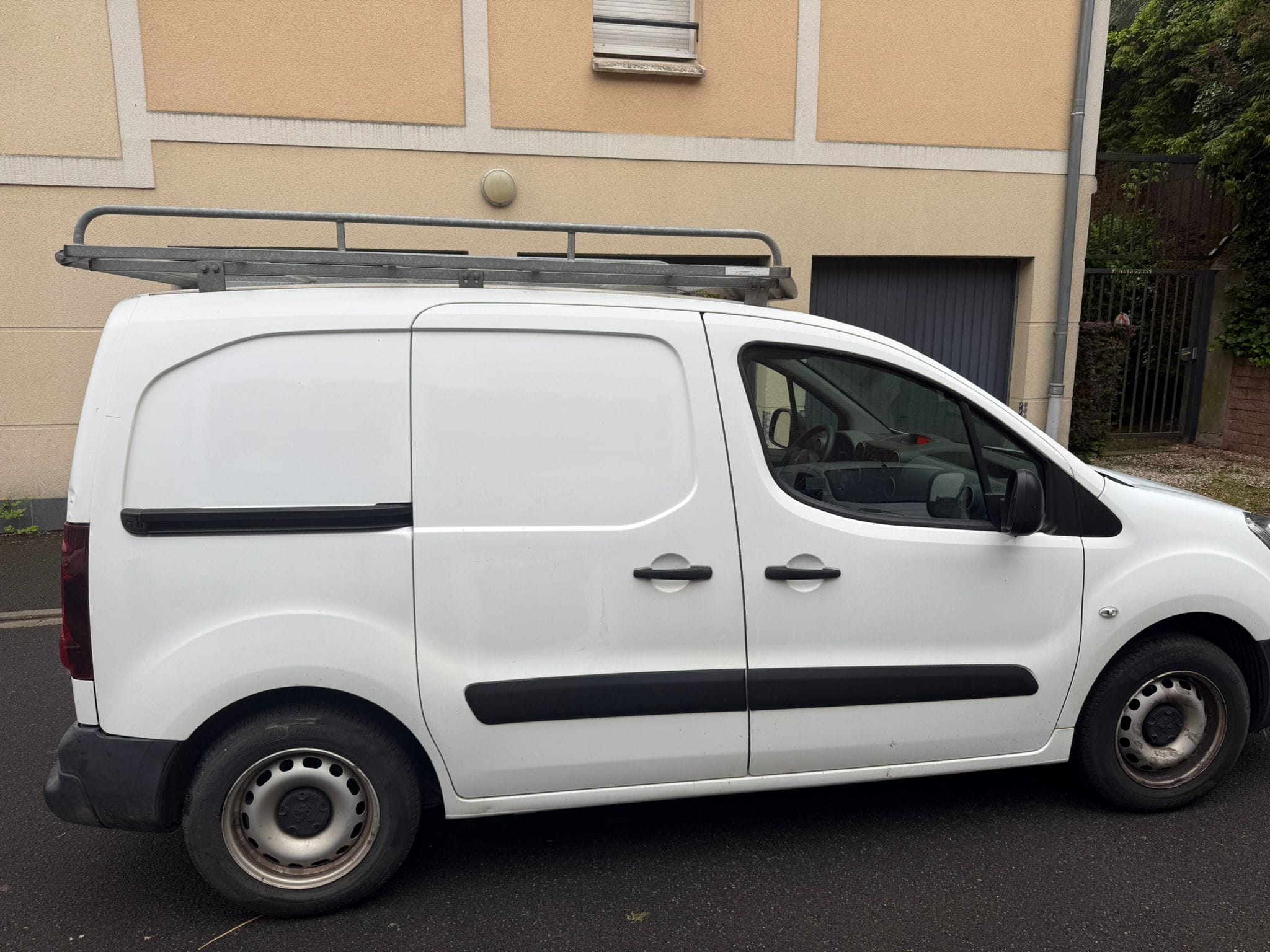 Peugeot Partner Fourgon avec Entrée audio / iPod