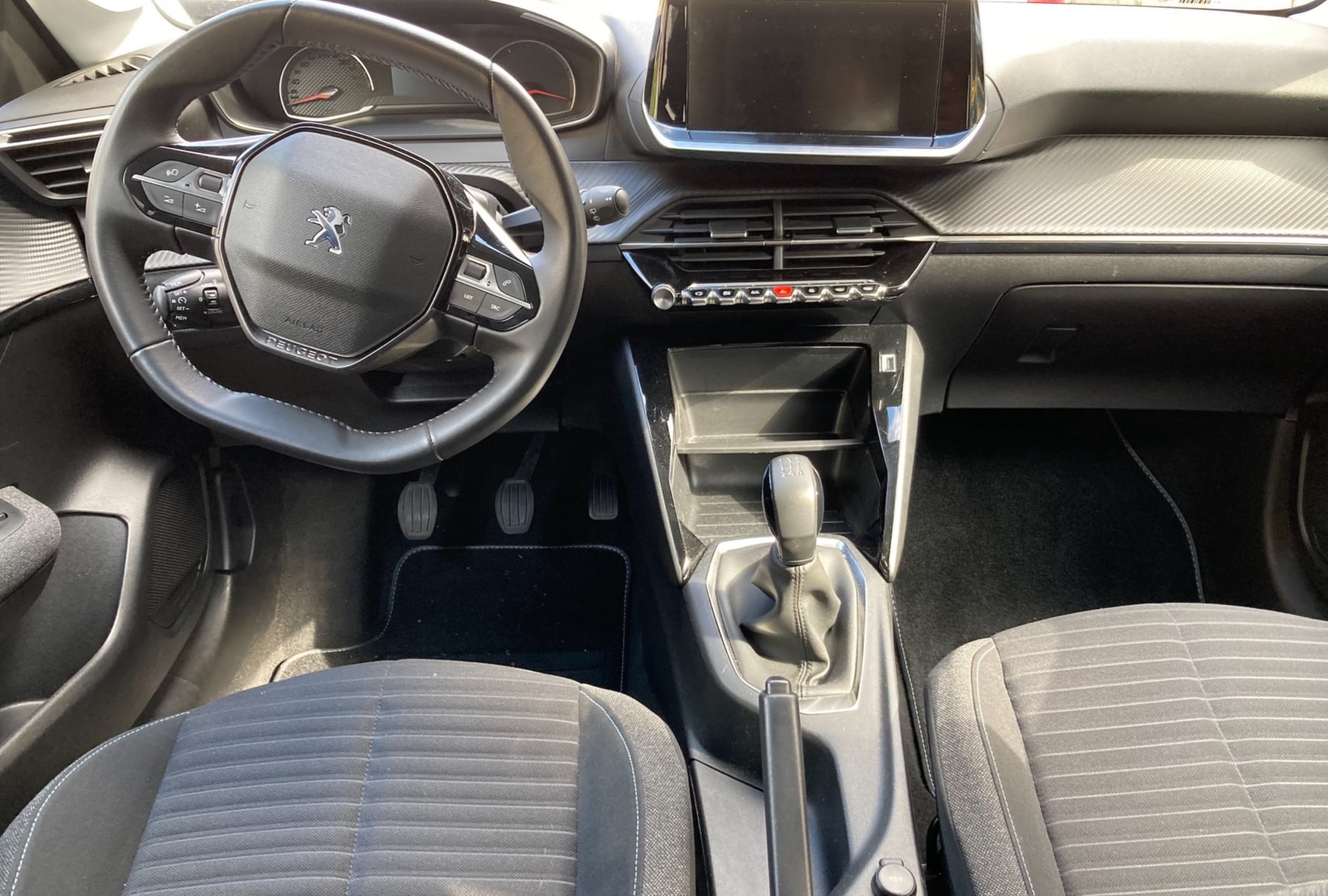 Peugeot 208 avec GPS