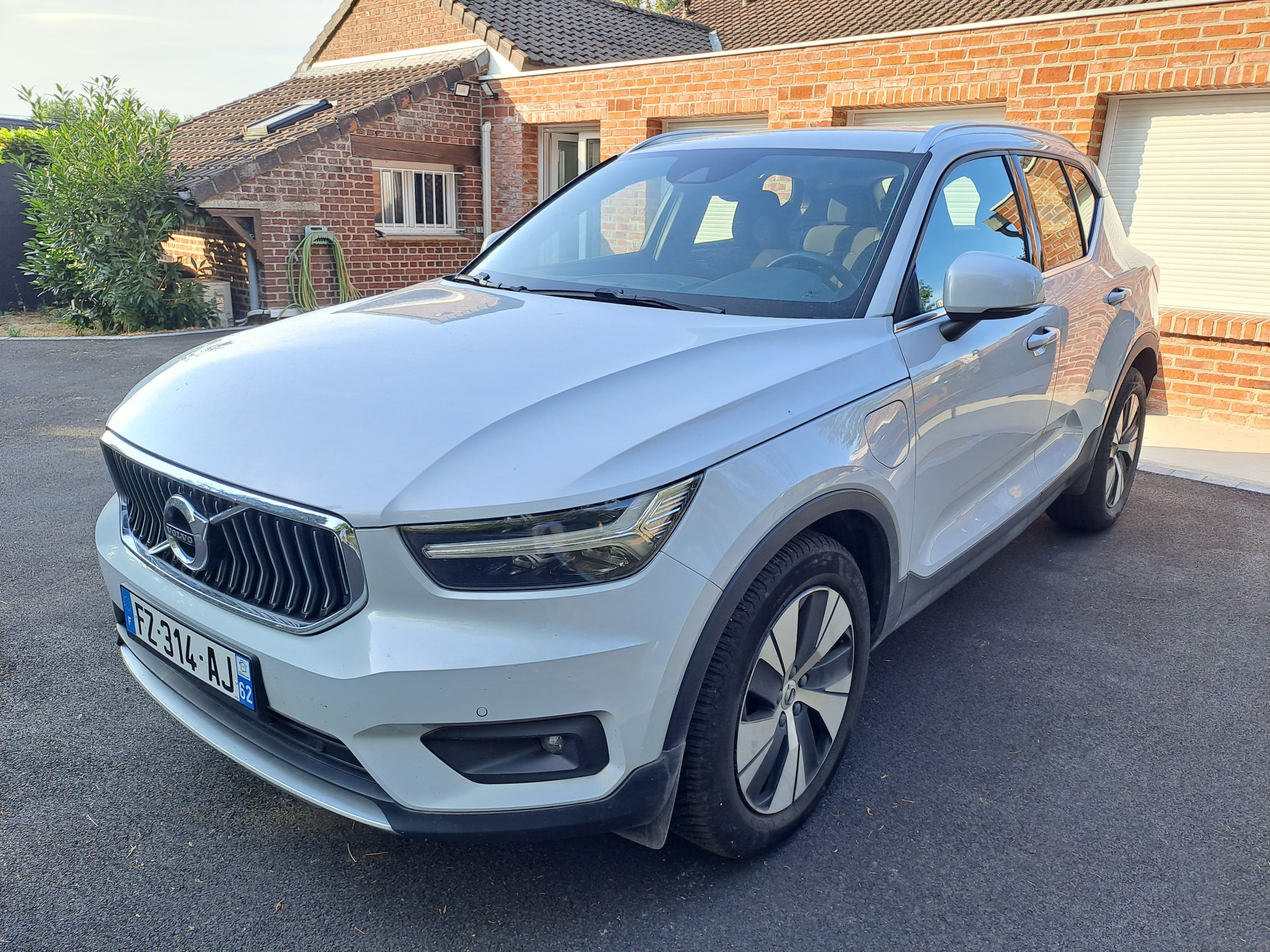Volvo XC40 Recharge, 2021, Essence 95 / Électrique (hybride), automatique