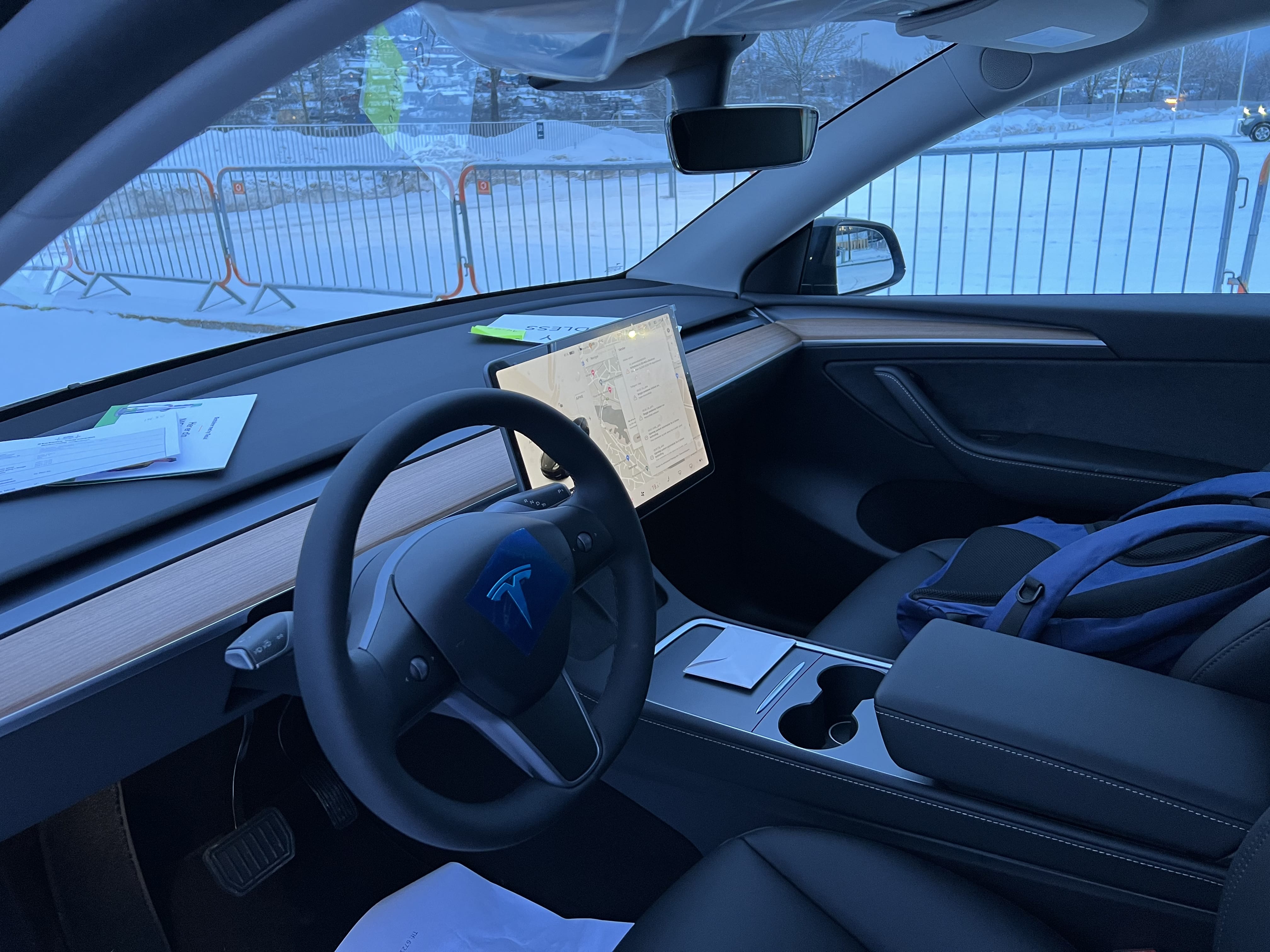 Tesla Model Y med Cruisekontroll