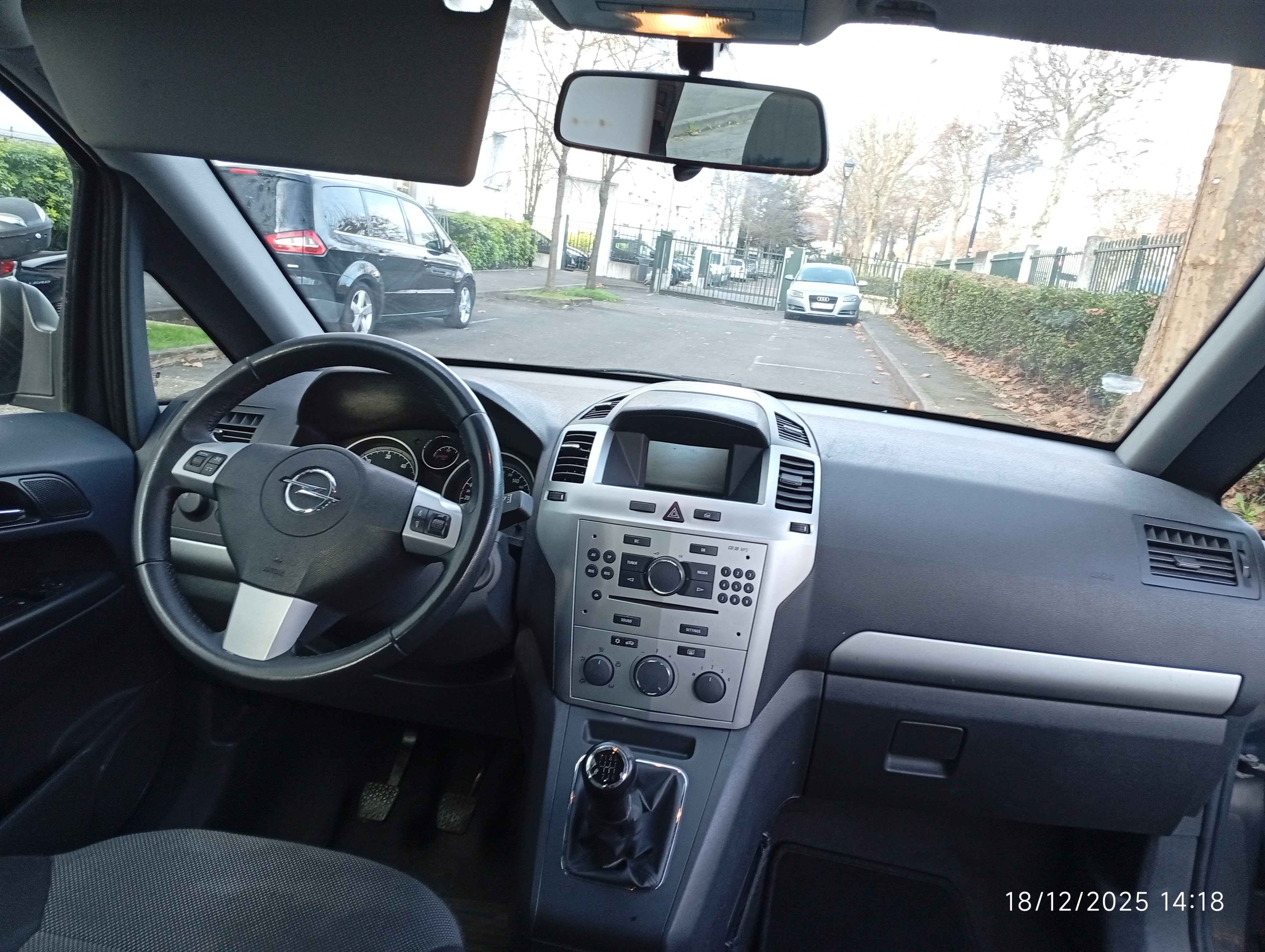 Opel Zafira avec Siège bébé