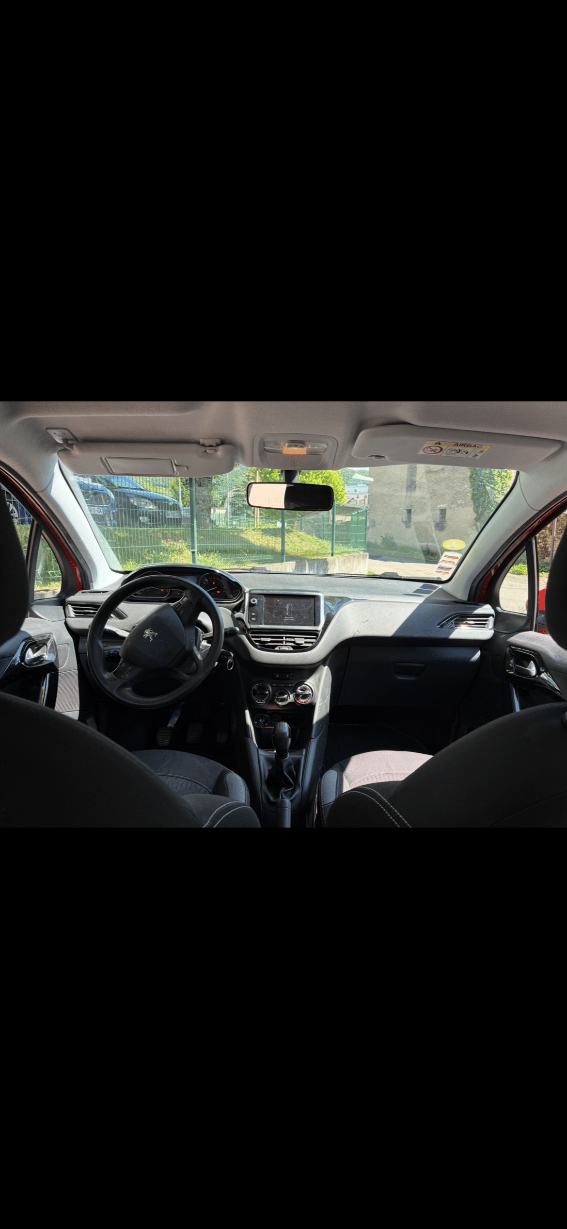 Peugeot 208 avec Siège bébé