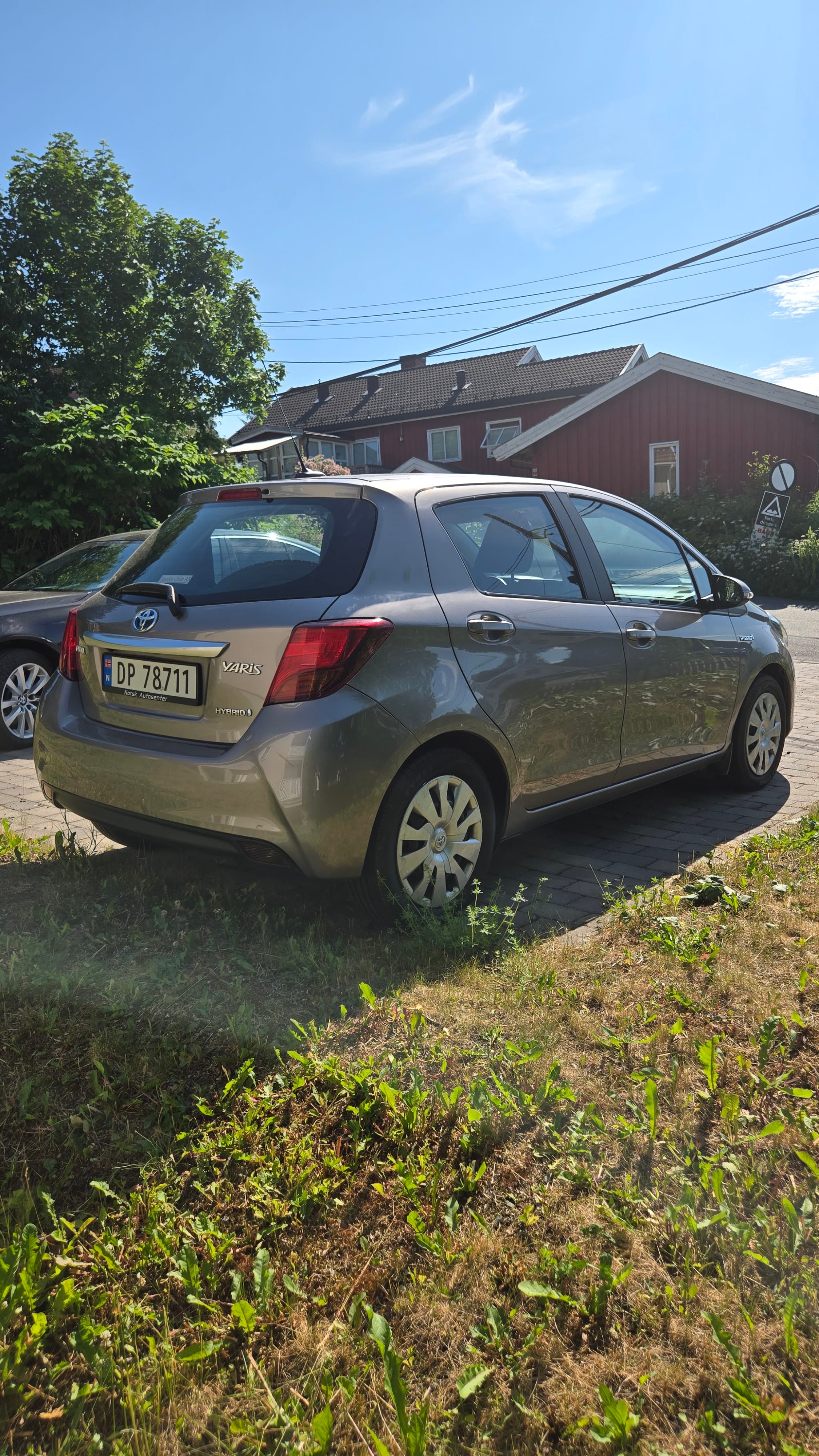 Toyota Yaris Hybrid 1,5 Bensin, Automat, inkl. BEBOERKORT SONE PARKERING mit Rückfahrkamera