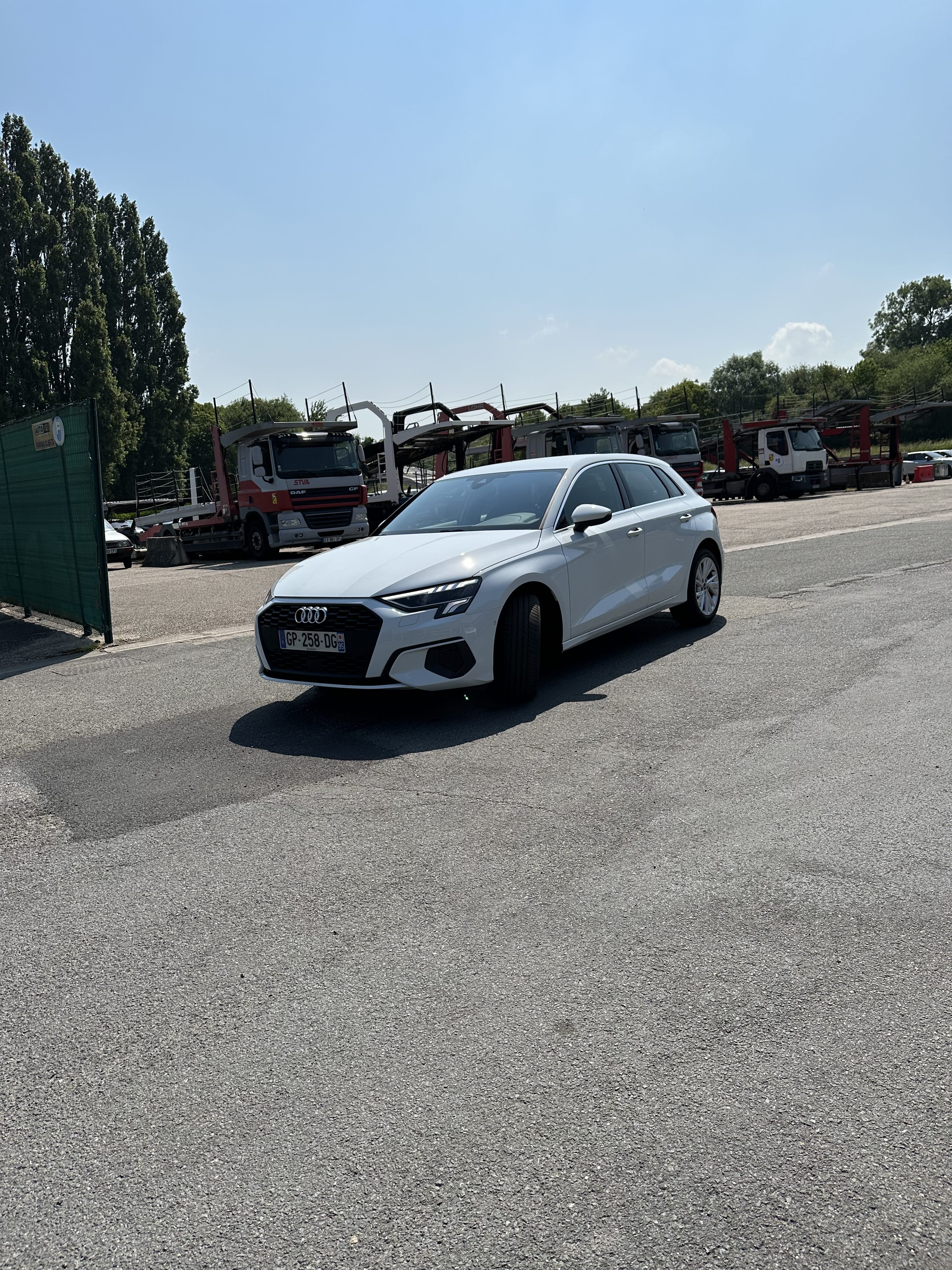 Audi A3, 2023, Essence 98 / Électrique (hybride), automatique