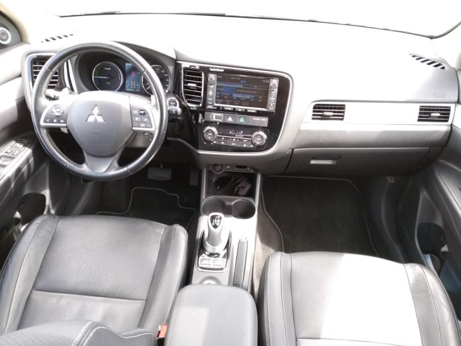 Mitsubishi Outlander Hybride avec GPS