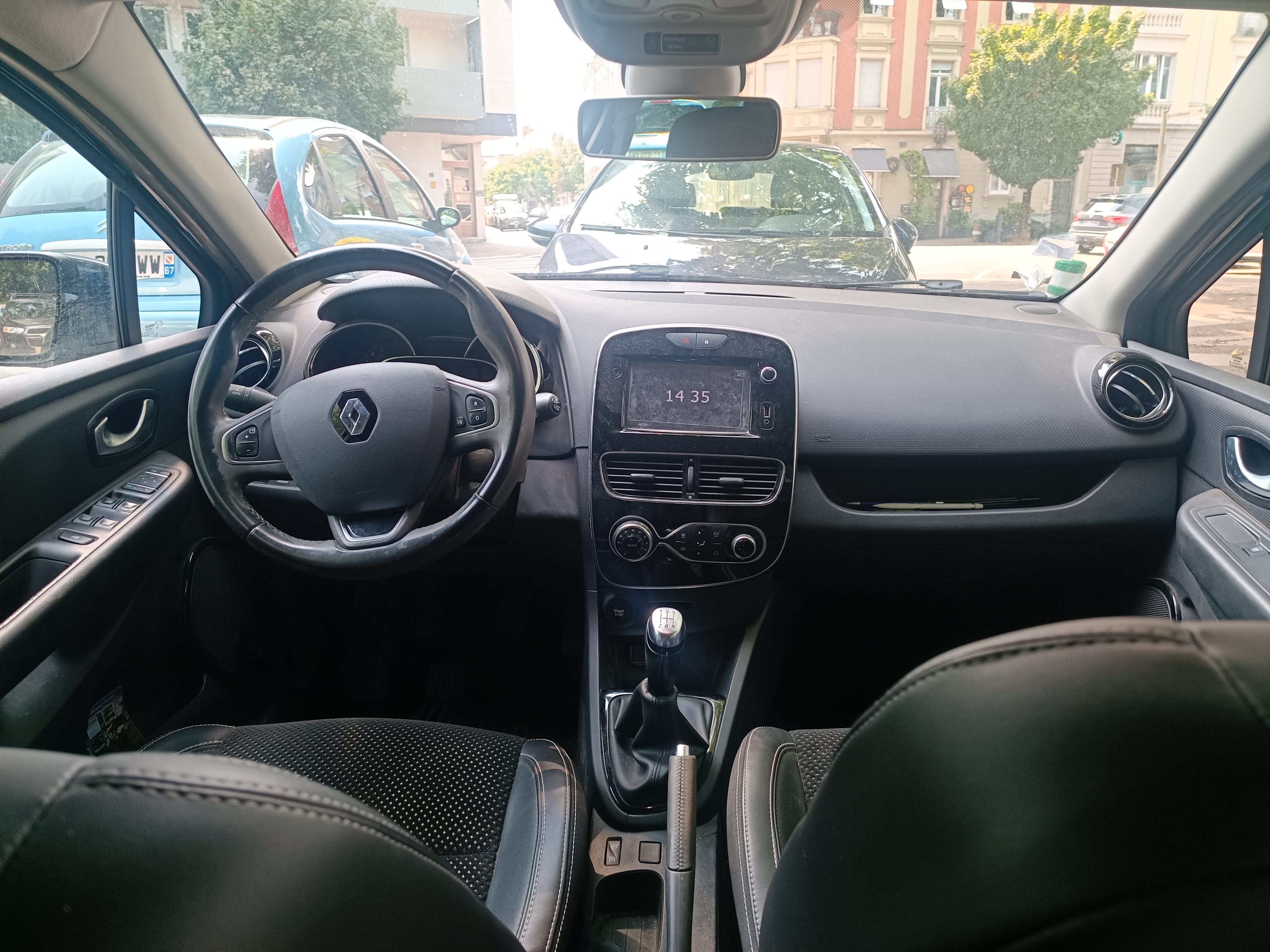 Renault Clio avec GPS
