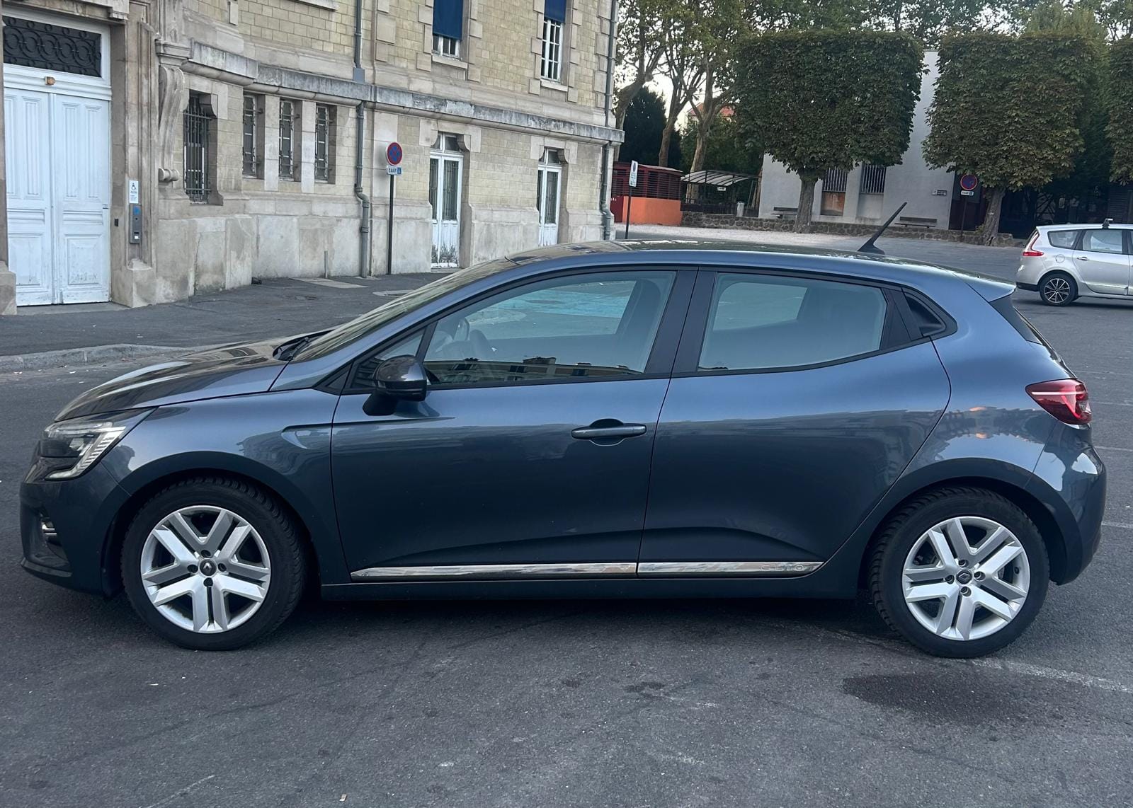 Renault Clio avec Climatisation