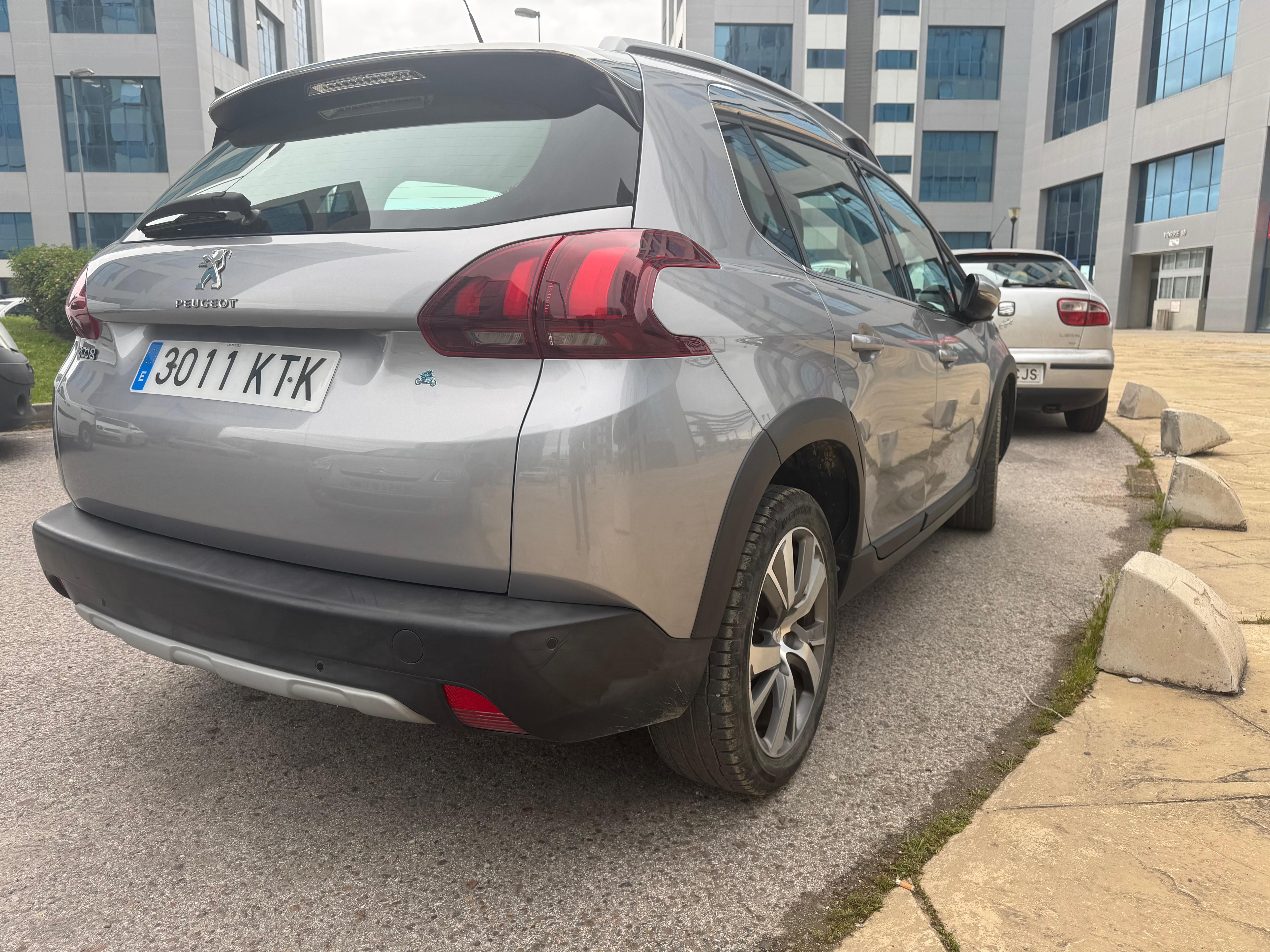 Peugeot 2008 1.5 blueHDI con GPS