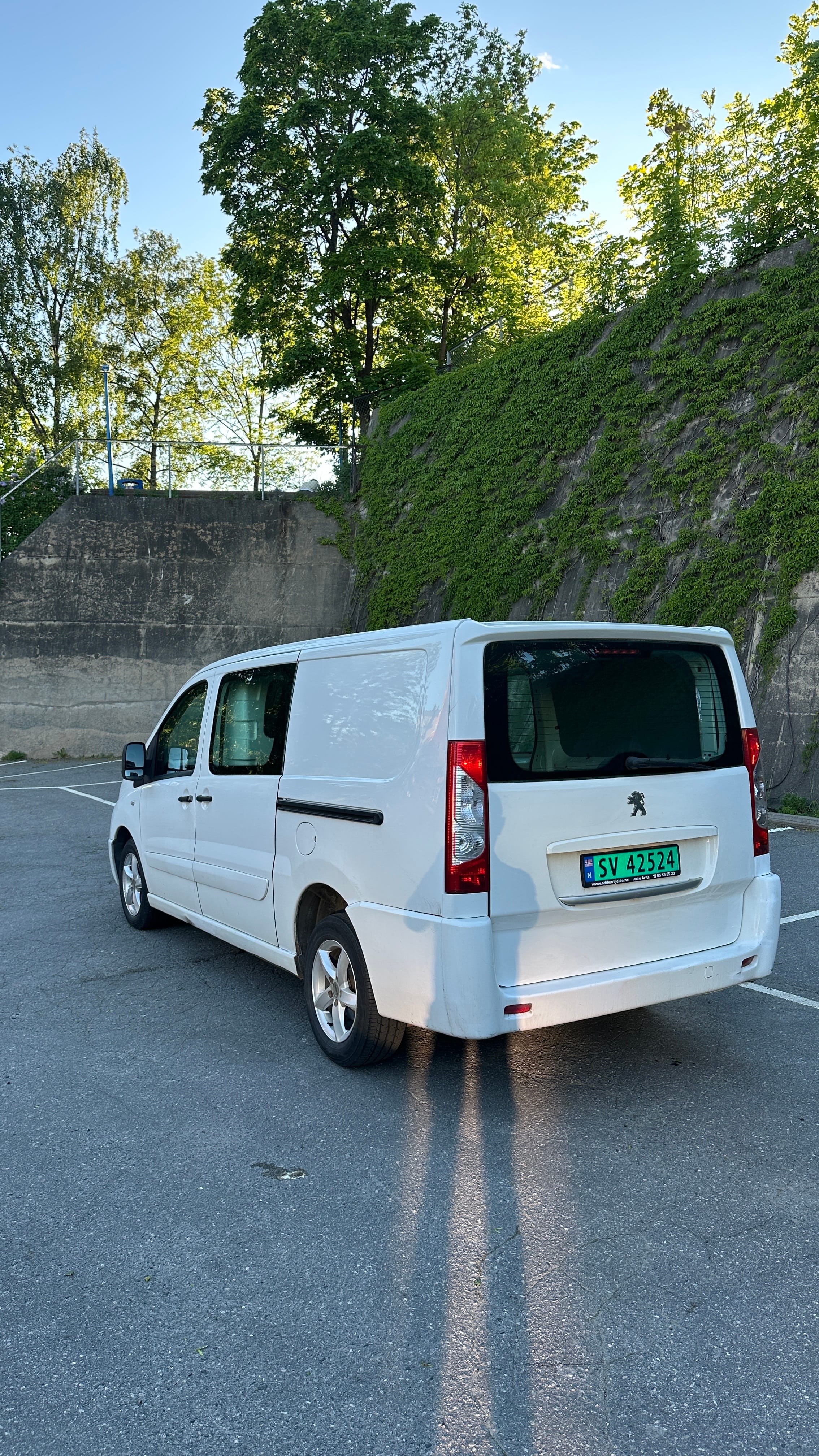 Peugeot Expert mit USB-Ladeanschlüsse