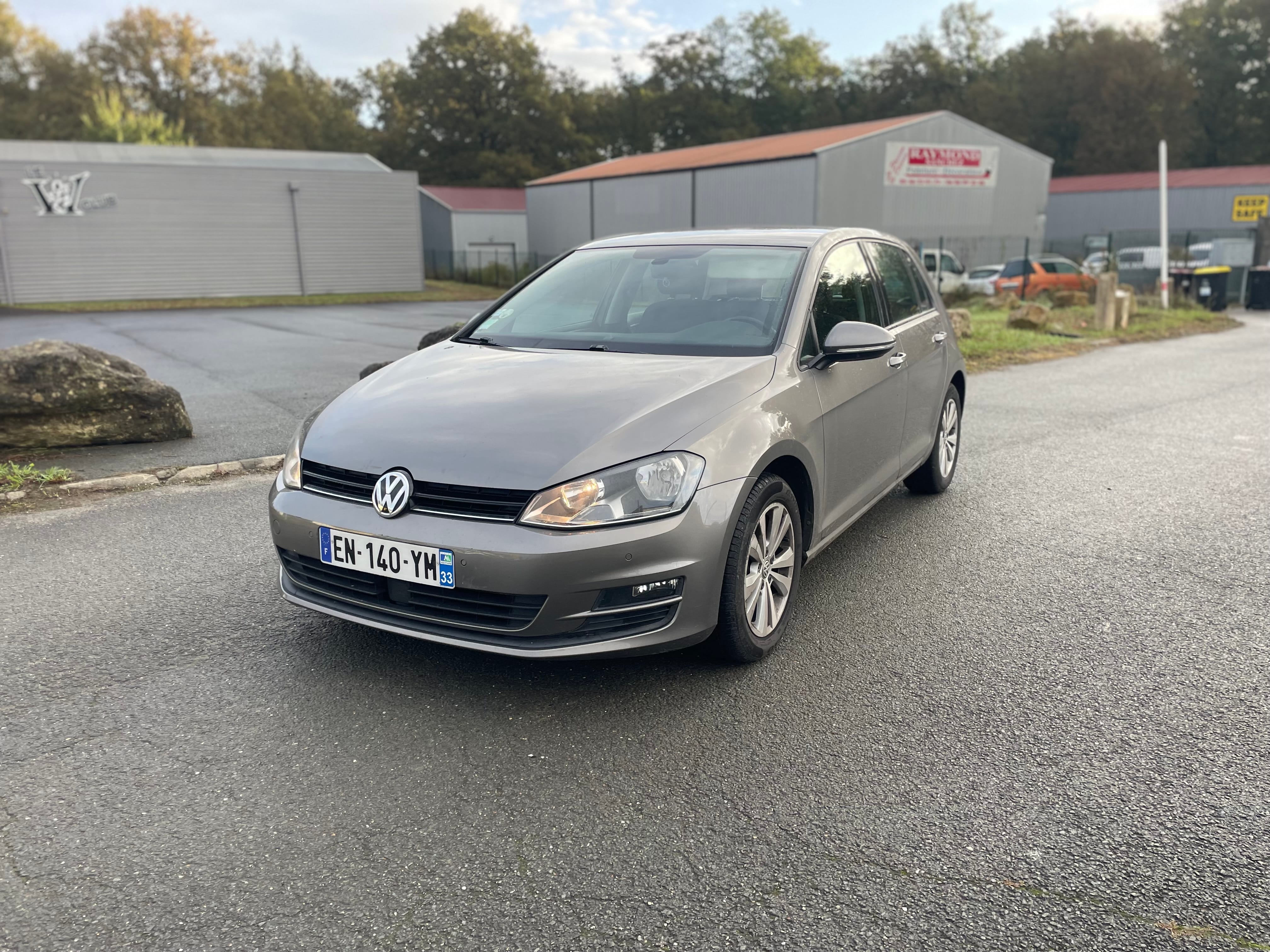 Volkswagen Golf  Louez la Volkswagen Golf 7 Automatique – Sportivité, Sécurité & Confort à Bordeaux ! with Bluetooth audio