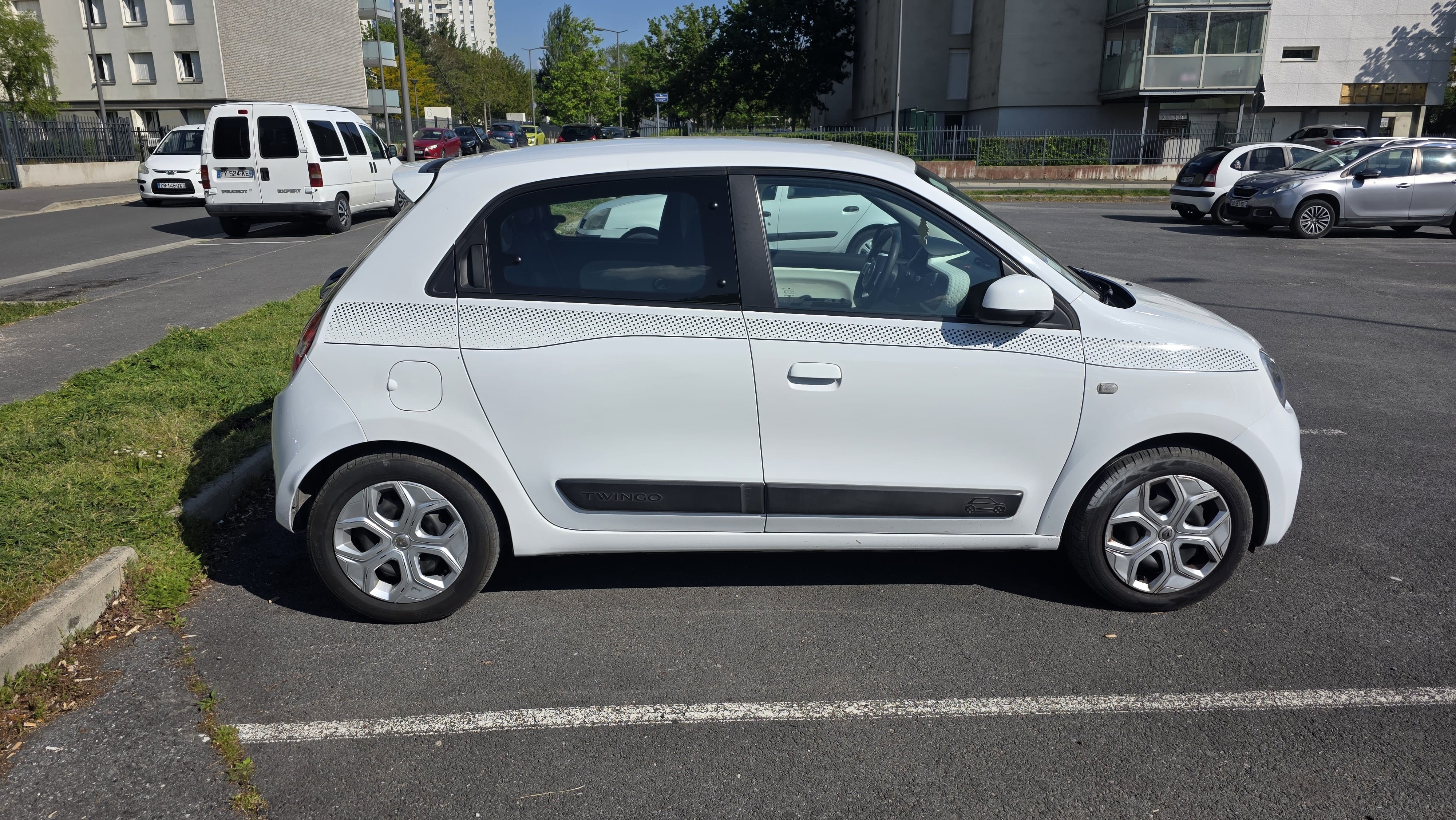 Renault Twingo III 1.0 SCE avec Climatisation
