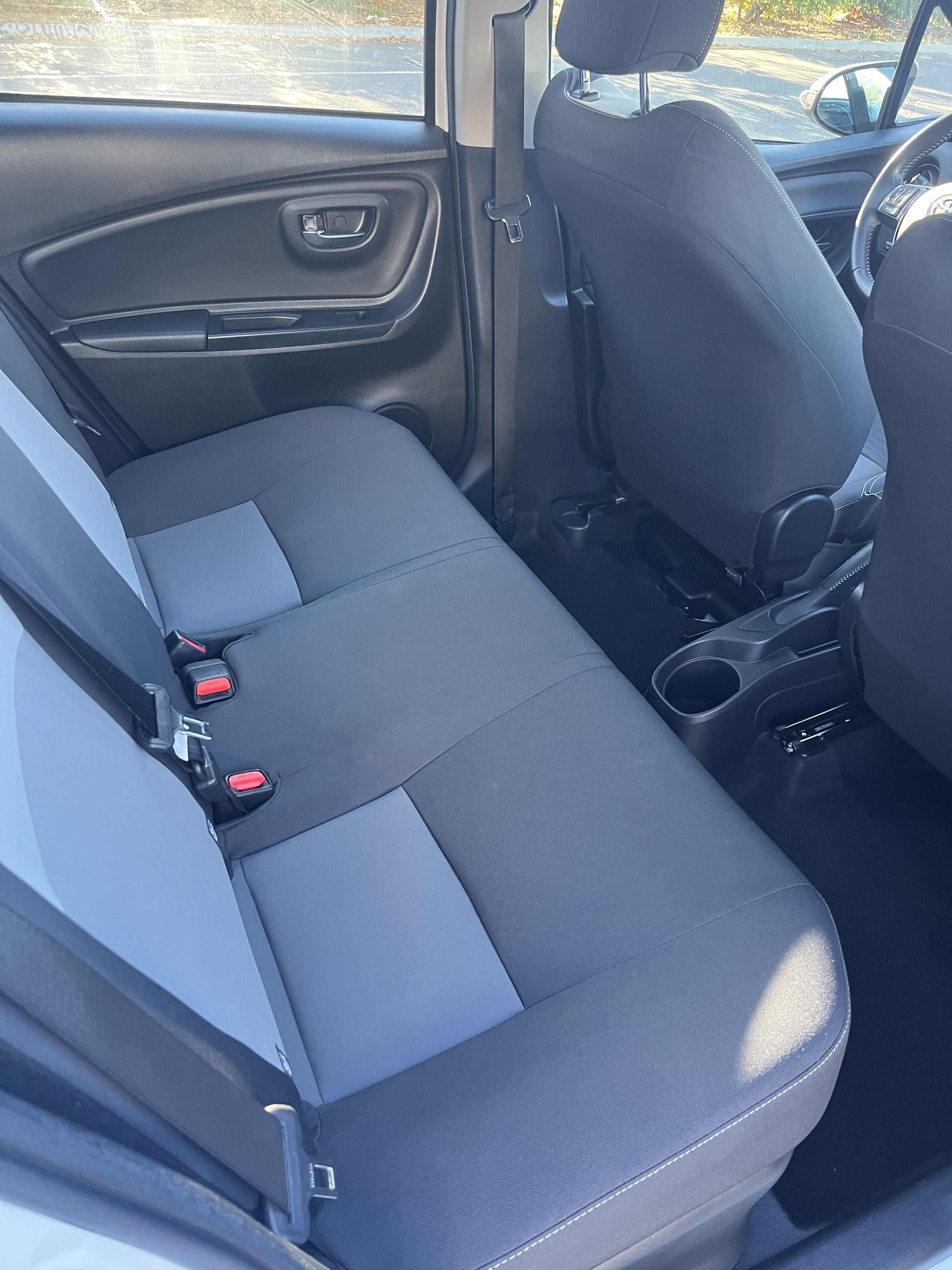 Toyota Yaris Hybride with Audio / iPod input