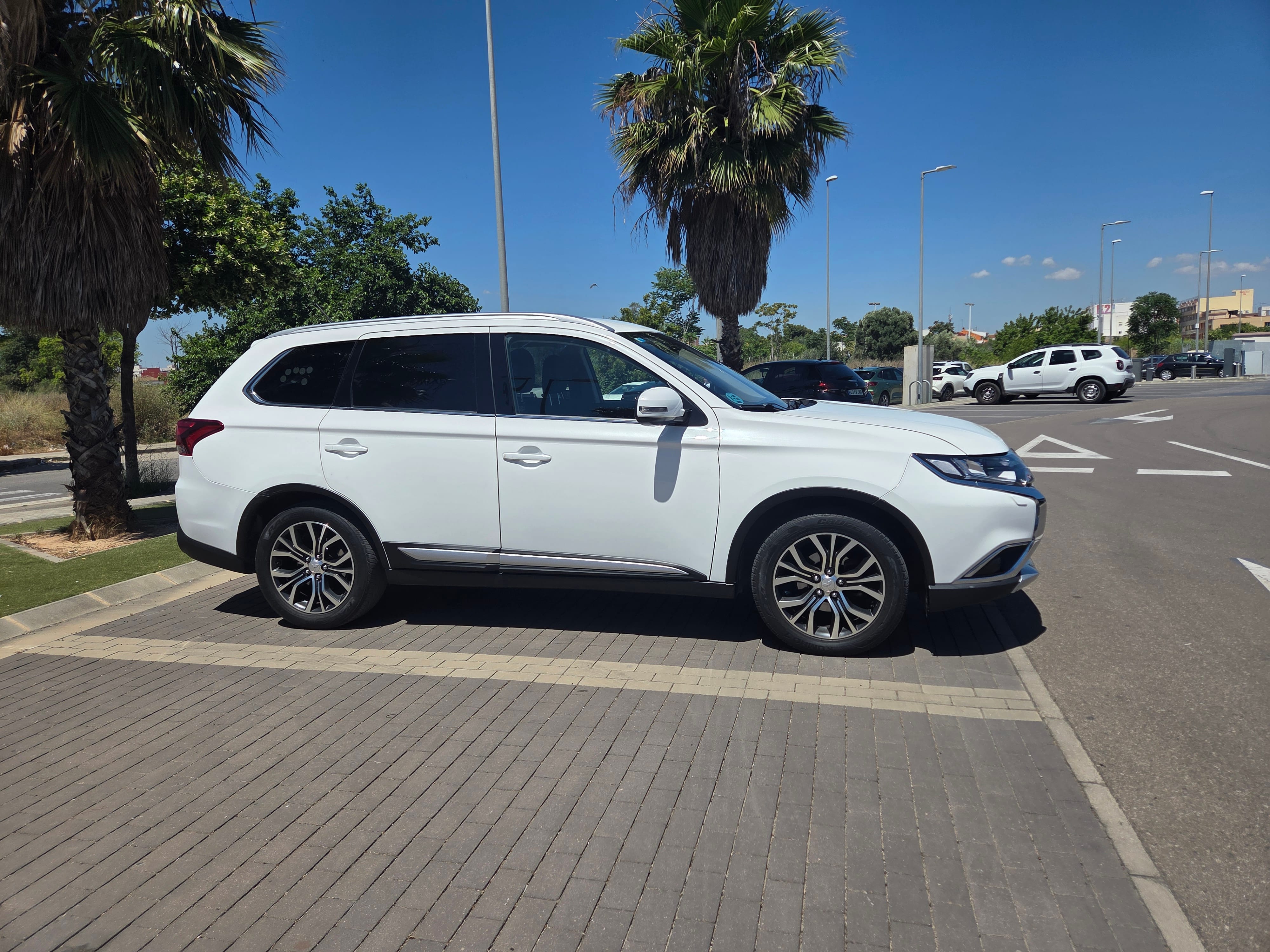 Mitsubishi Outlander Sport LE