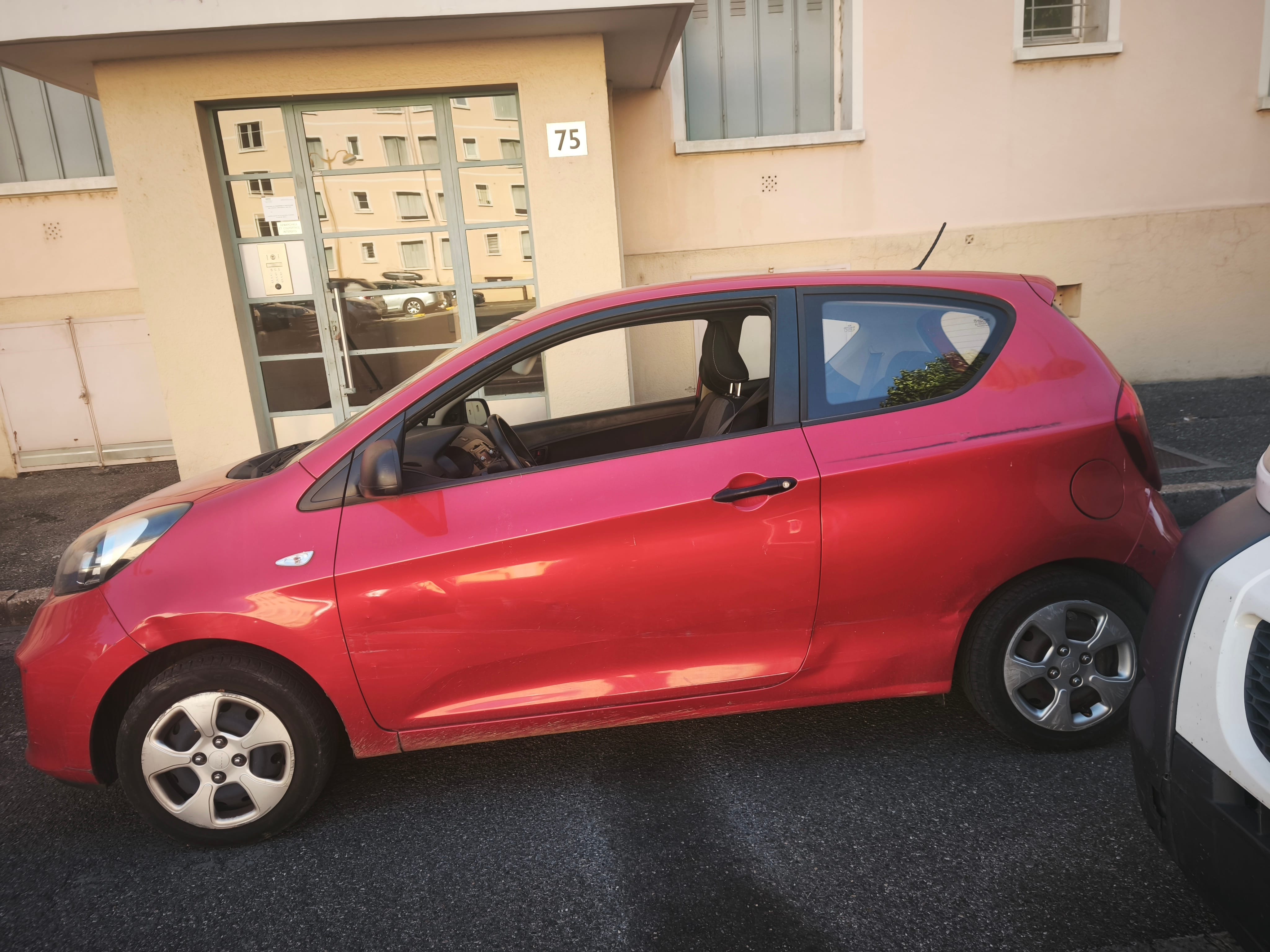 Kia Picanto avec Autoradio
