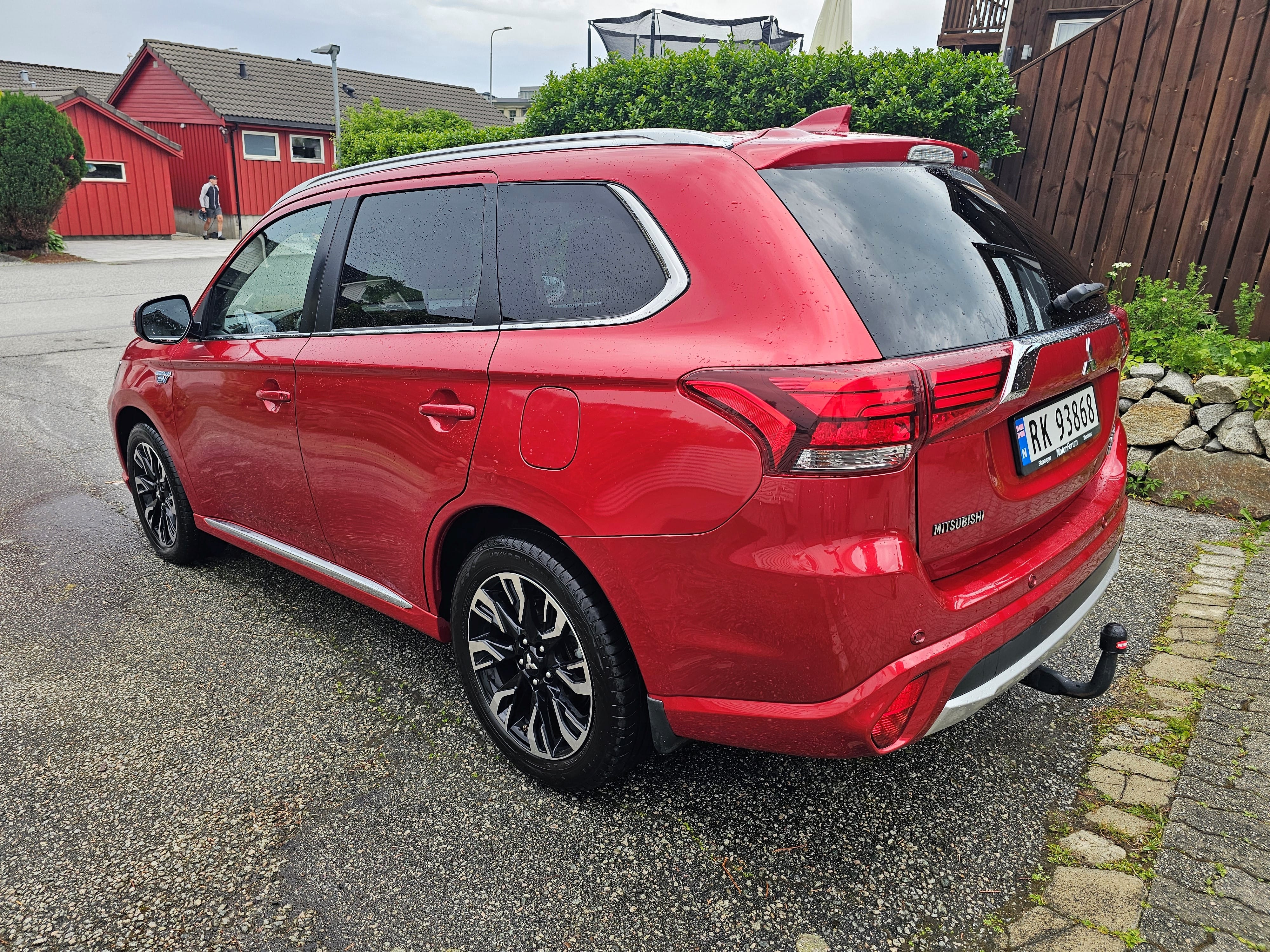Mitsubishi Outlander Hybrid 2.0 Hybrid Bensin med Ryggekamera
