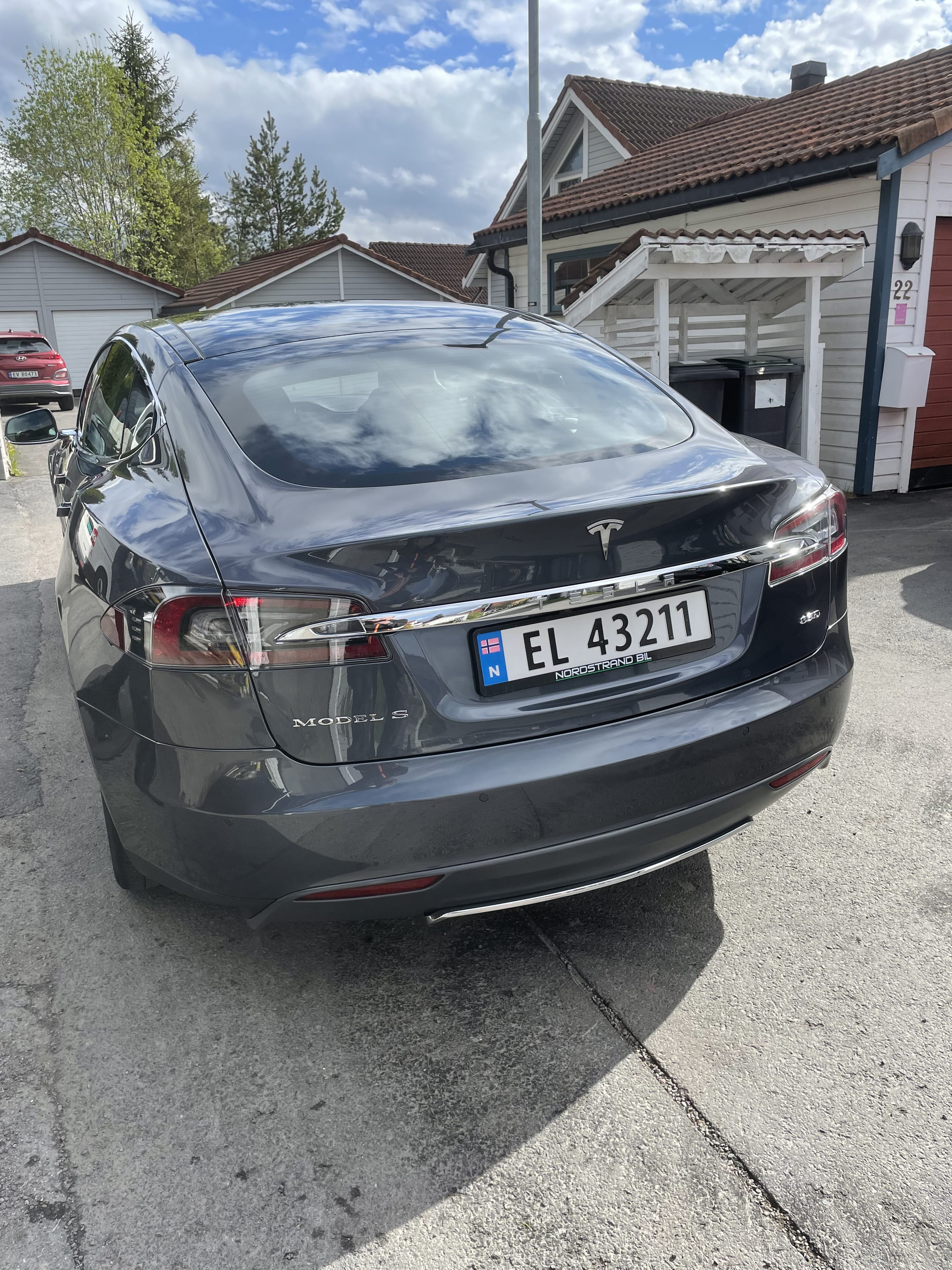 Tesla Model S med Firehjulstrekk