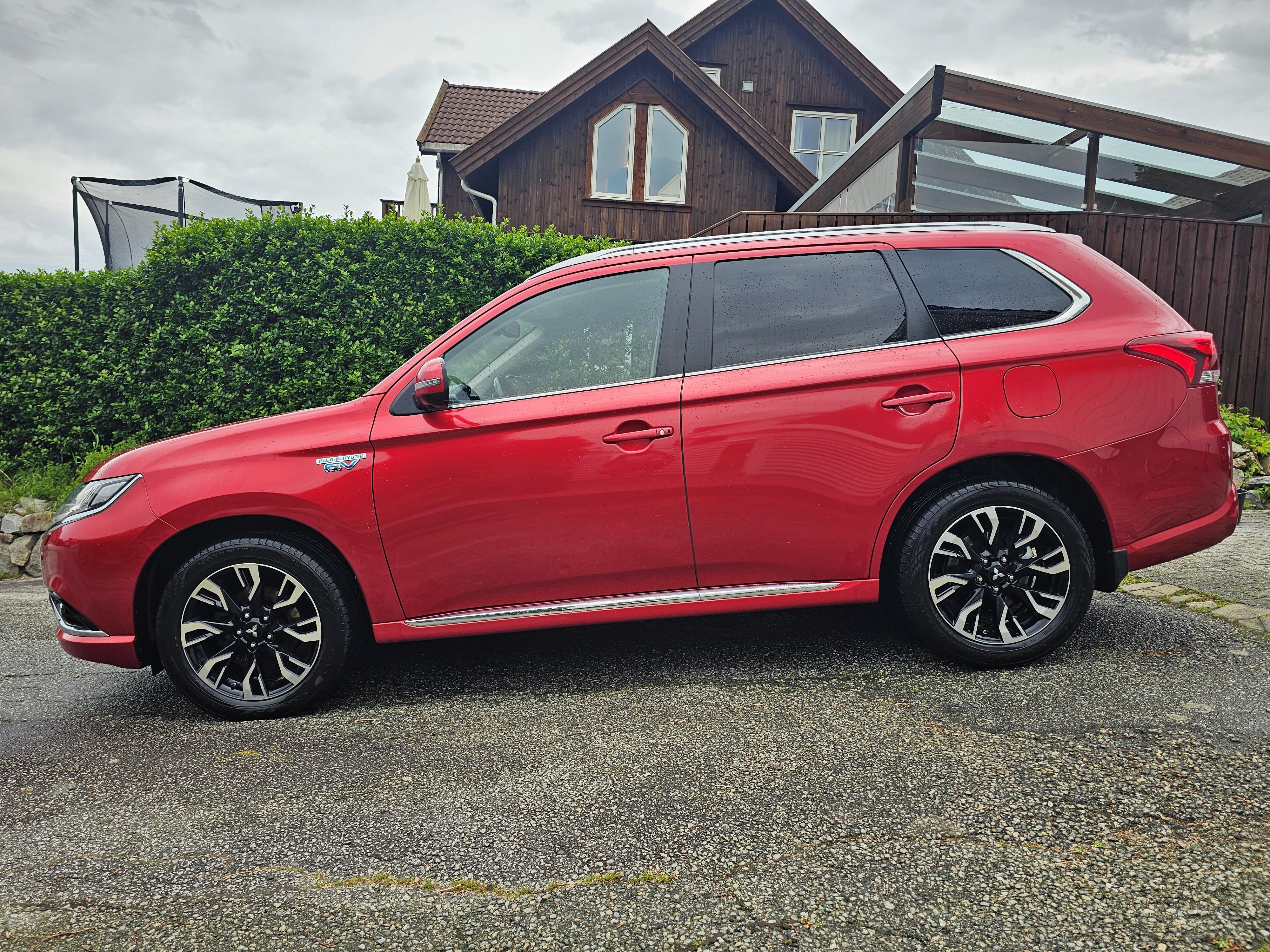 Mitsubishi Outlander Hybrid 2.0 Hybrid Bensin med Aircondition