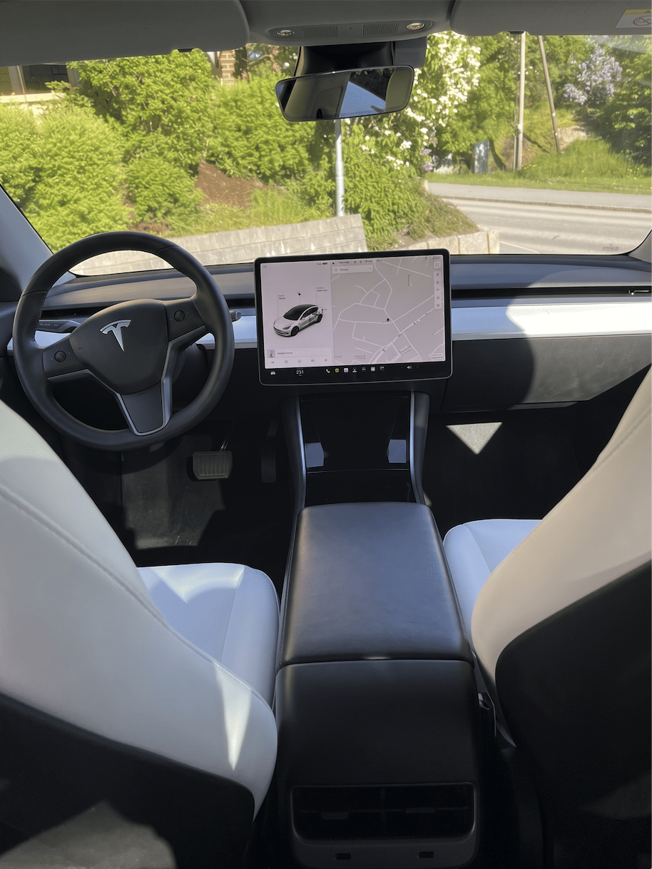 Tesla Model 3 Mid Range med GPS