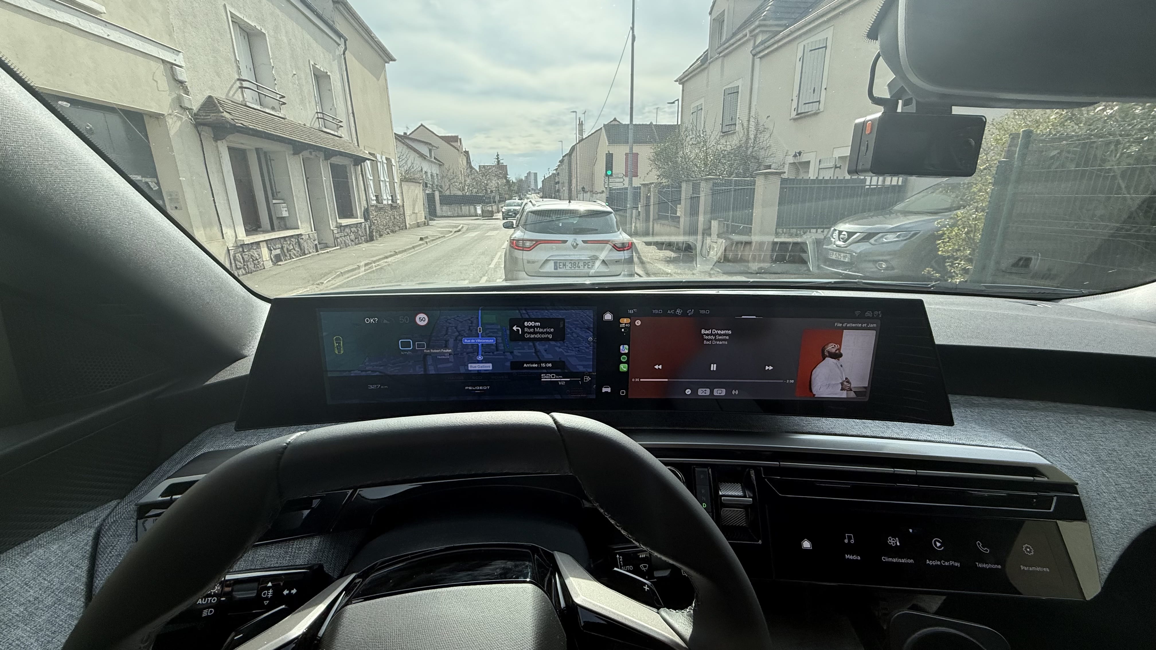 Peugeot 5008 1.2 ESSENCE HYBRIDE avec Régulateur de vitesse