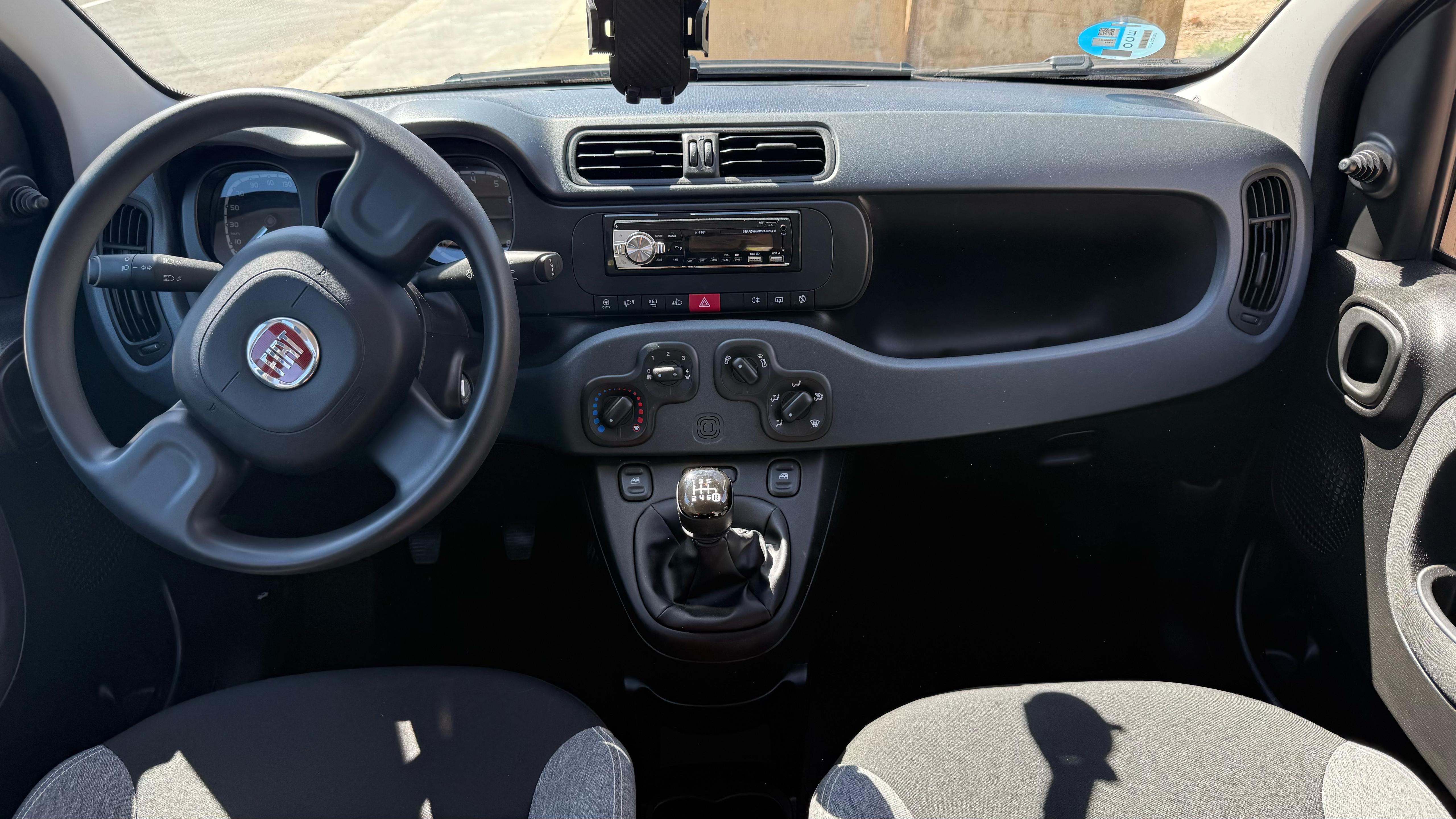 Fiat Panda Hybrid ECO med Lydinngang