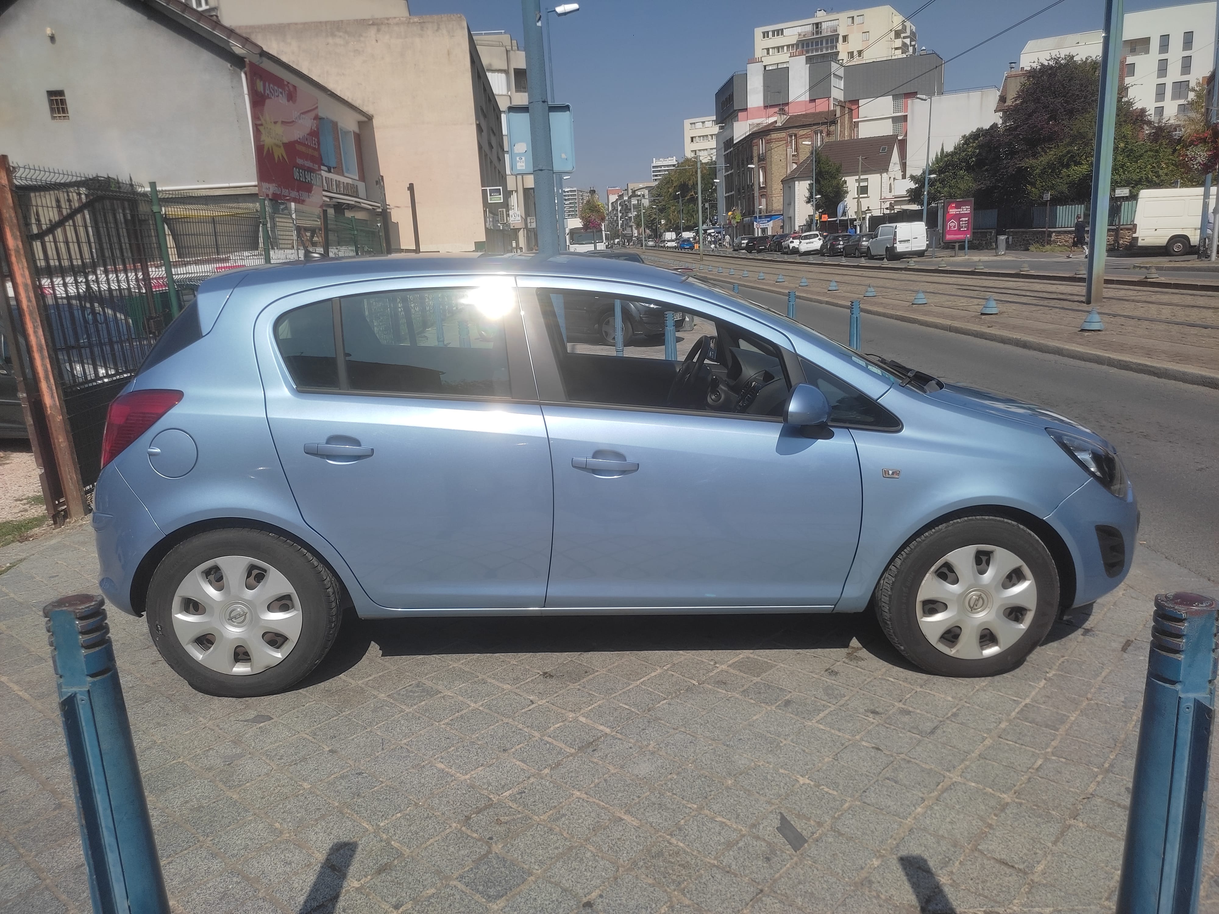Opel Corsa avec Climatisation