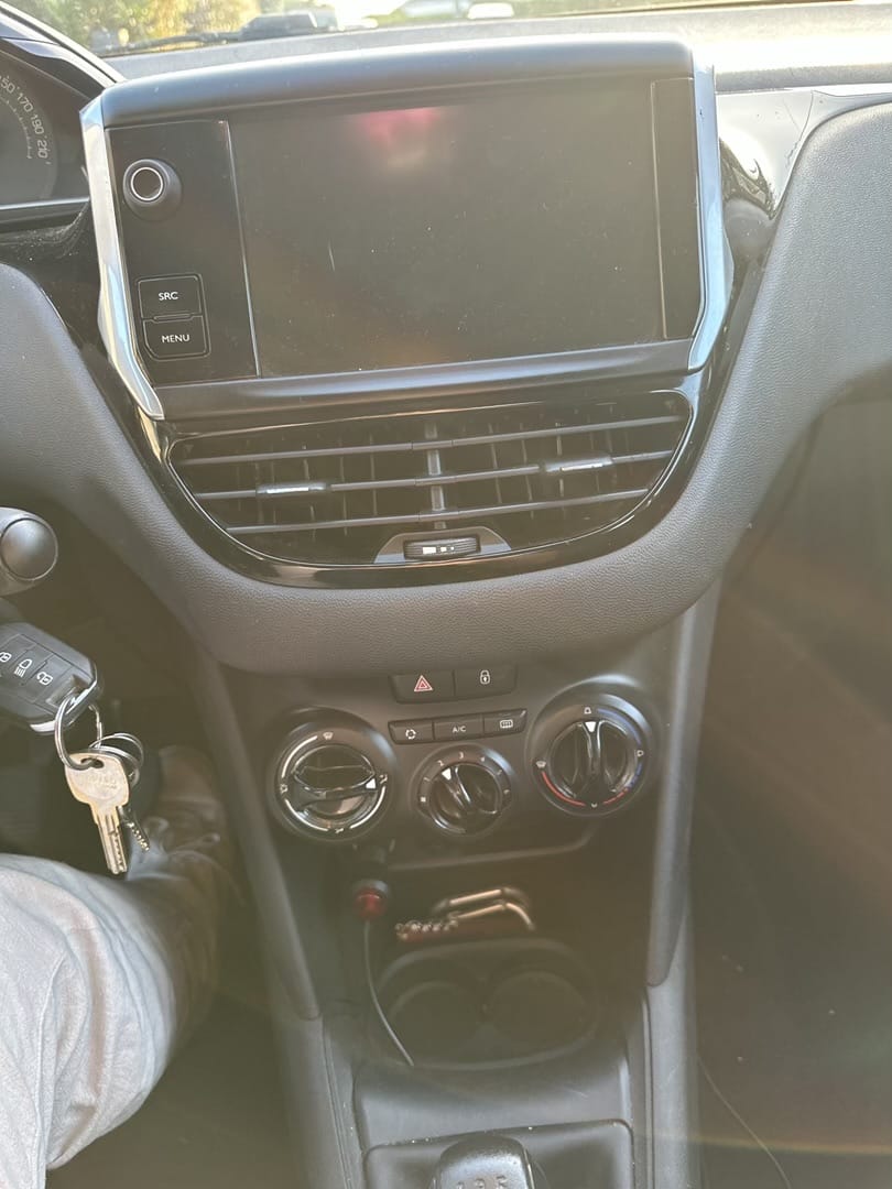 Peugeot 208 avec Entrée audio / iPod