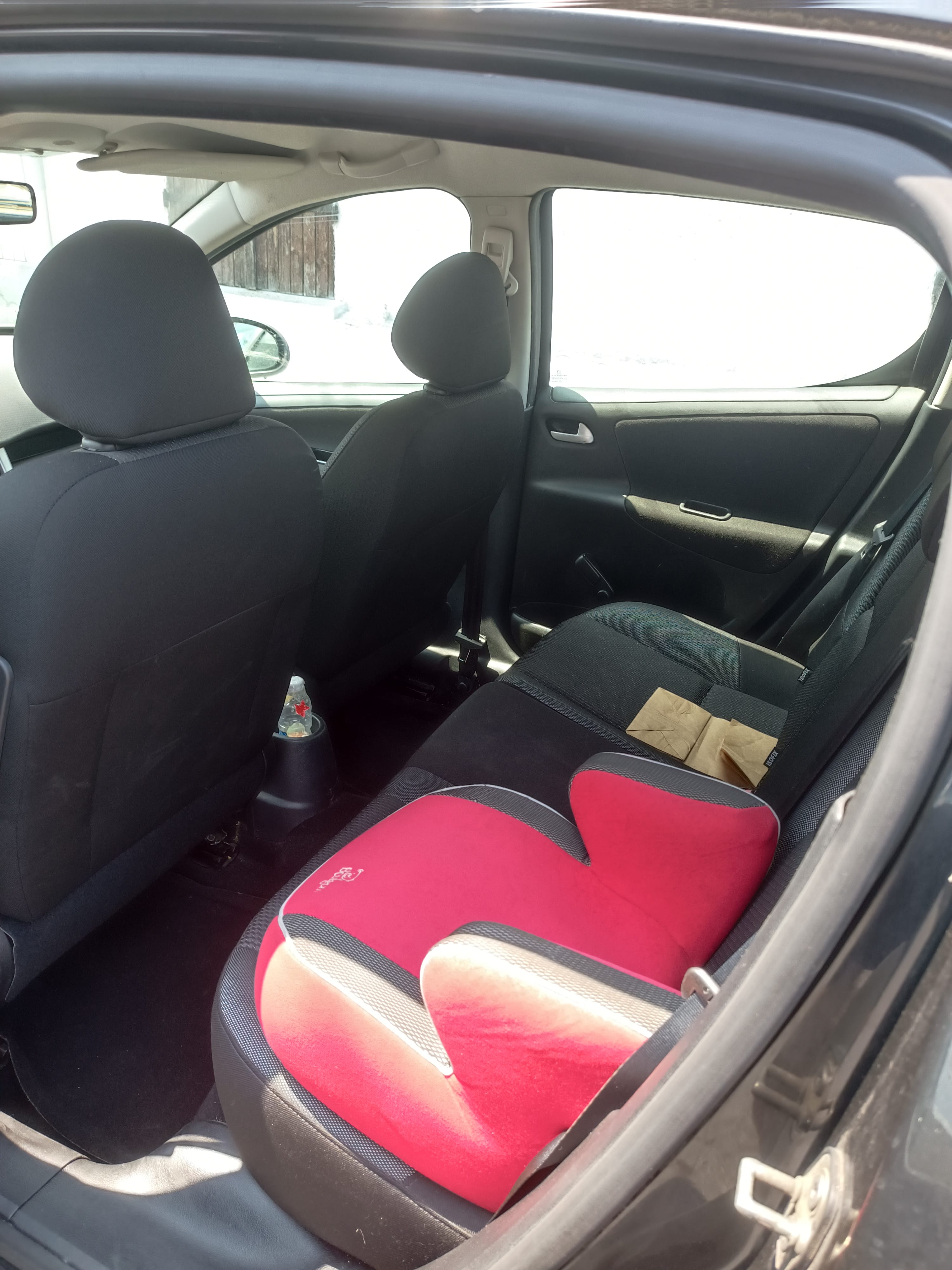 Peugeot 207 avec Siège bébé