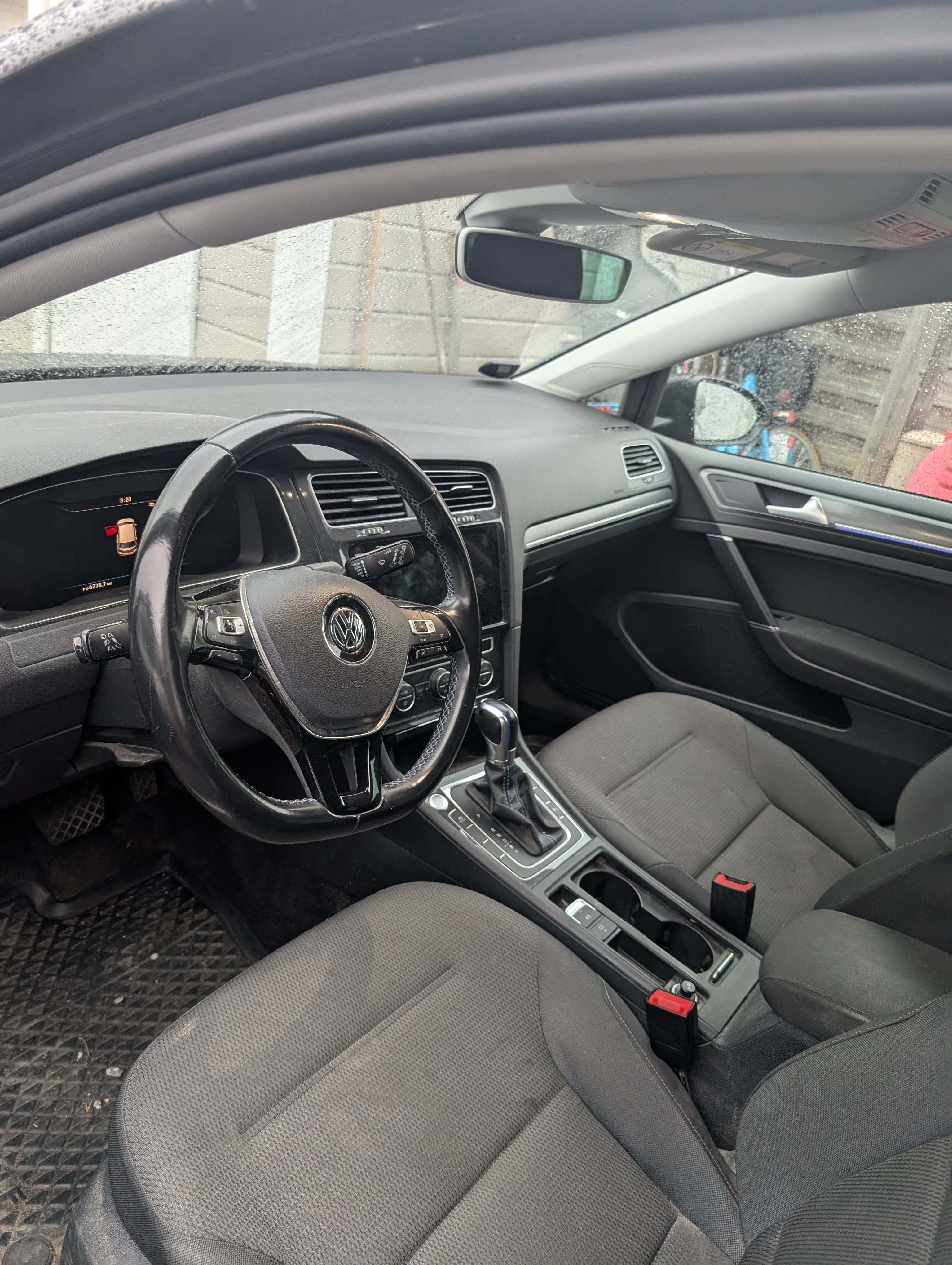 Volkswagen e-Golf med Babysete