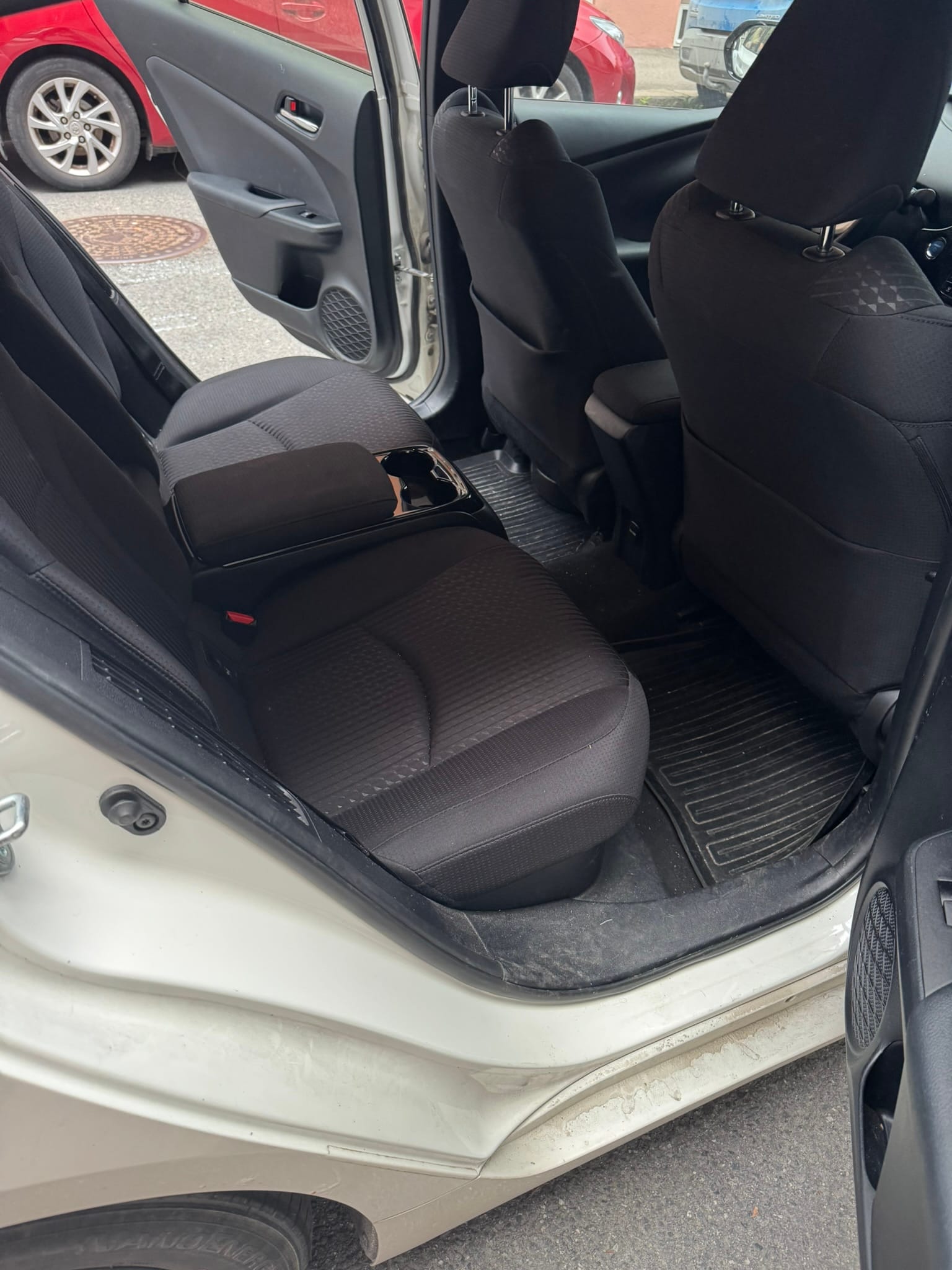 Toyota Prius Plug-in Hybrid med Bluetooth audio