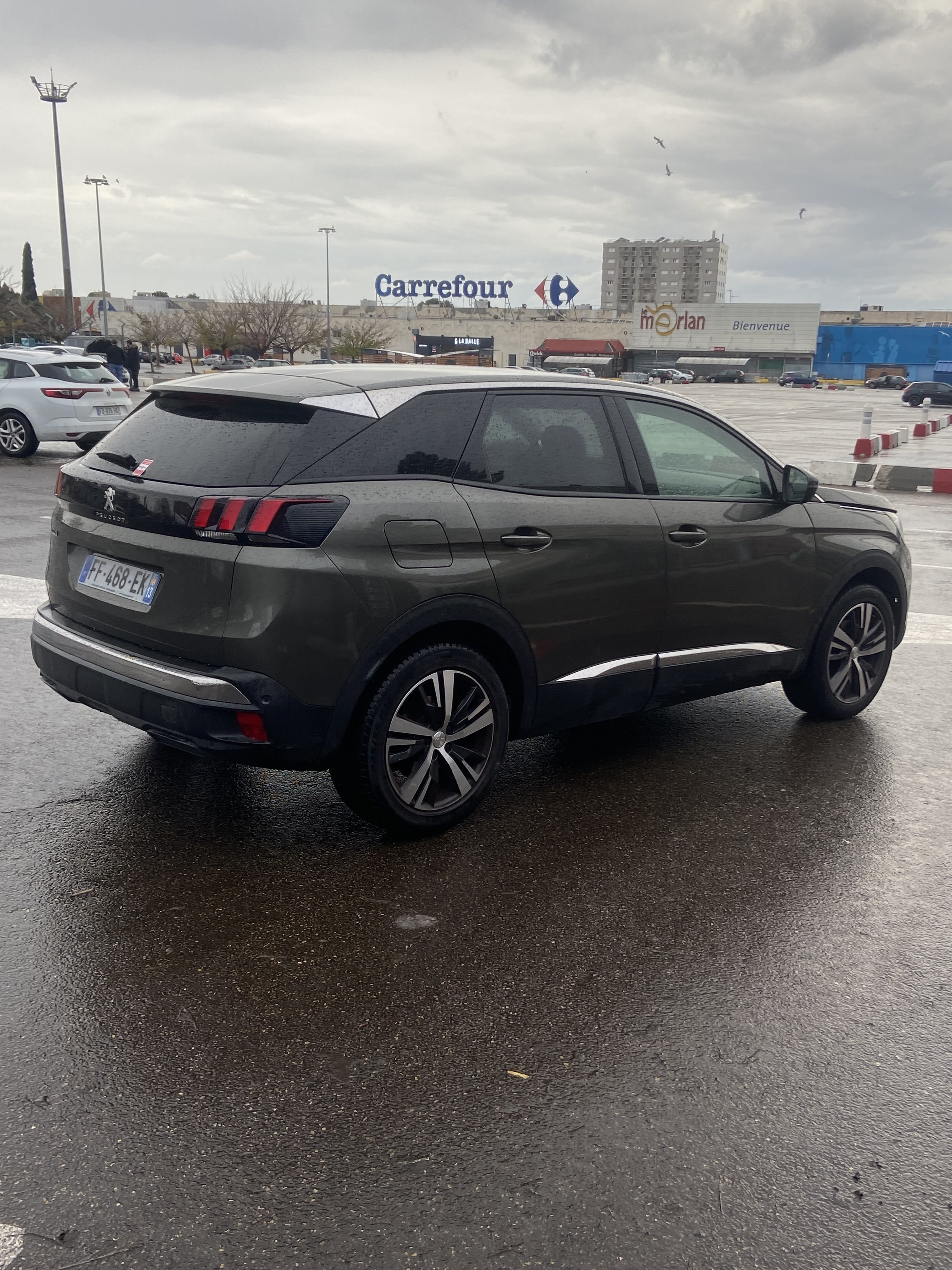 Peugeot 3008 1,6 essence met Apple CarPlay