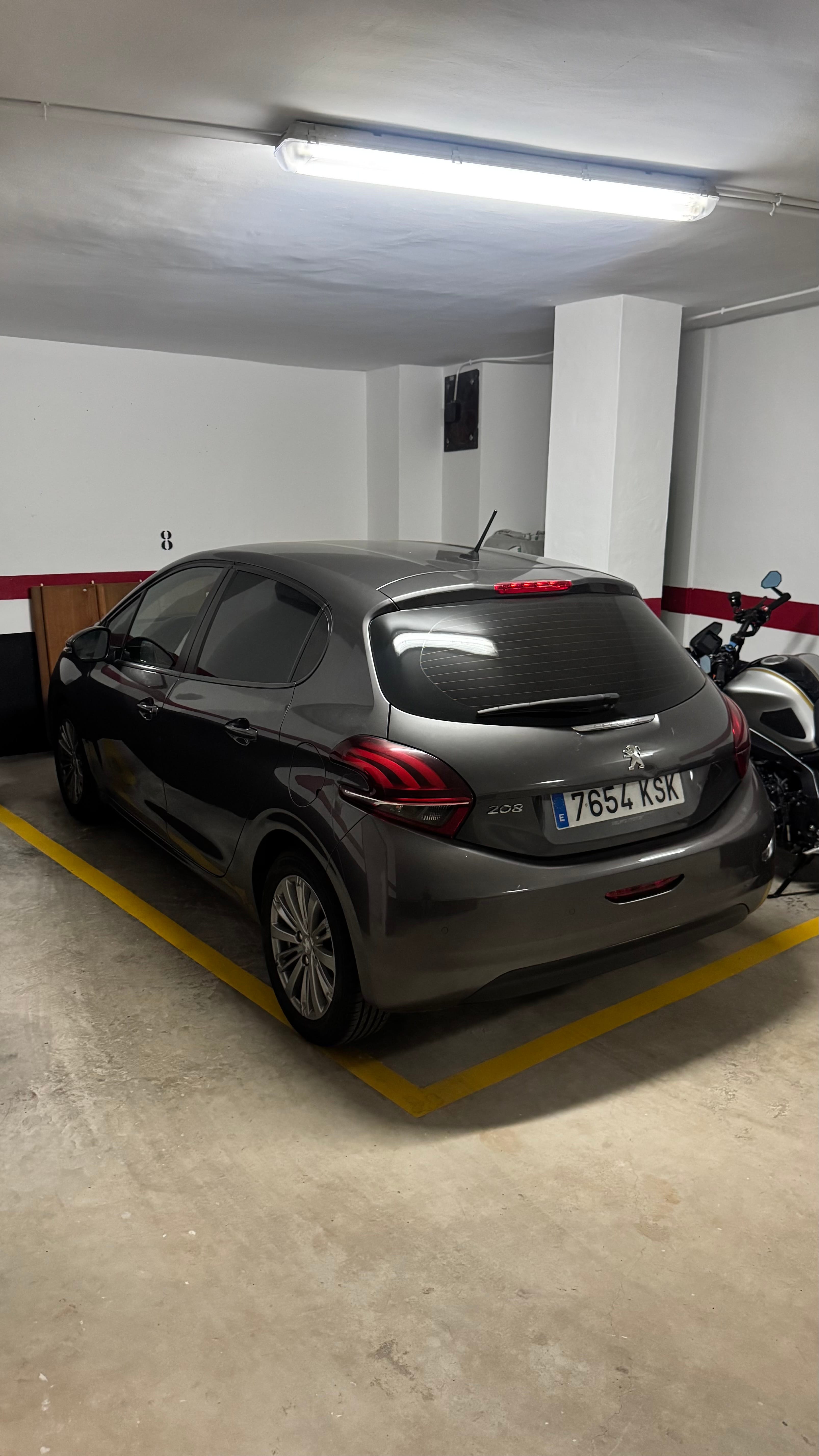 Peugeot 208 1.2 gasolina con Control de velocidad